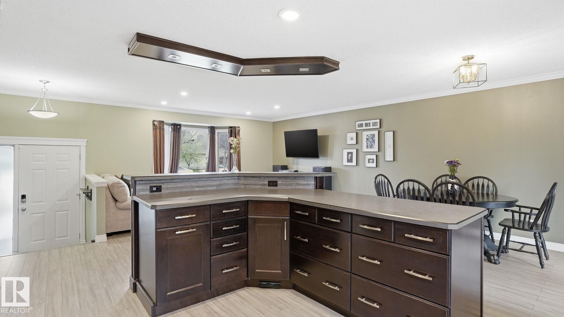Photo 14 at 27 Addison Crescent, Akinsdale, St. Albert