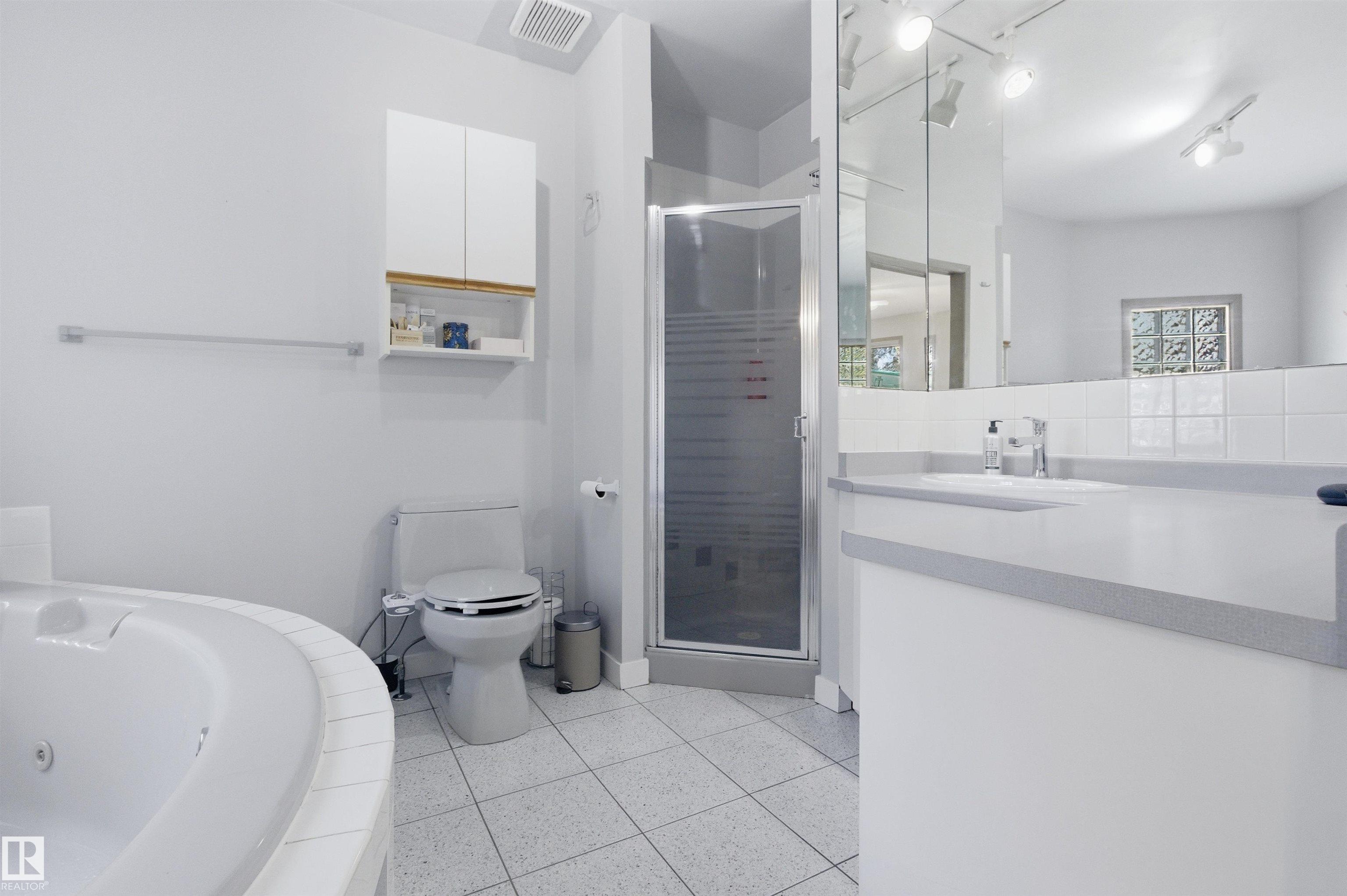 https://zimg.paragon.ice.com/ParagonImages/Property/PM/RAE/225400542/19/0/0/d409c5645e0da9f586b2f0156a19c12a/1/d0abde40b70cbe9044c95af9953a5cde/225400542-a69e1052-d28a-4b1a-a7cd-f96d52c10817.JPG
