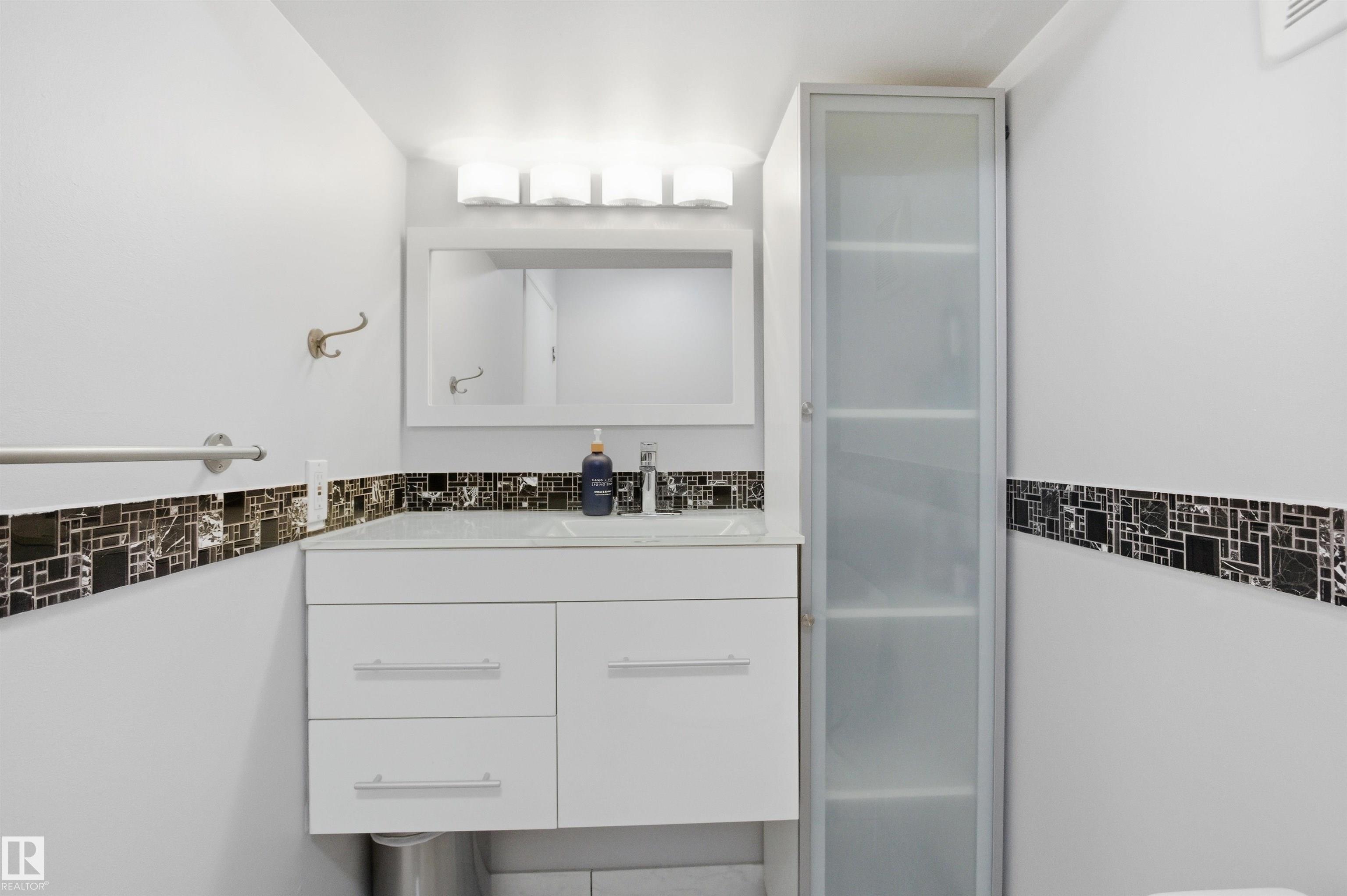 https://zimg.paragon.ice.com/ParagonImages/Property/PM/RAE/225400542/41/0/0/7662d12a4b026365f4a3aaf54d415e01/1/d0abde40b70cbe9044c95af9953a5cde/225400542-03225d07-b7b1-44b7-8f3c-3695f7e34709.JPG