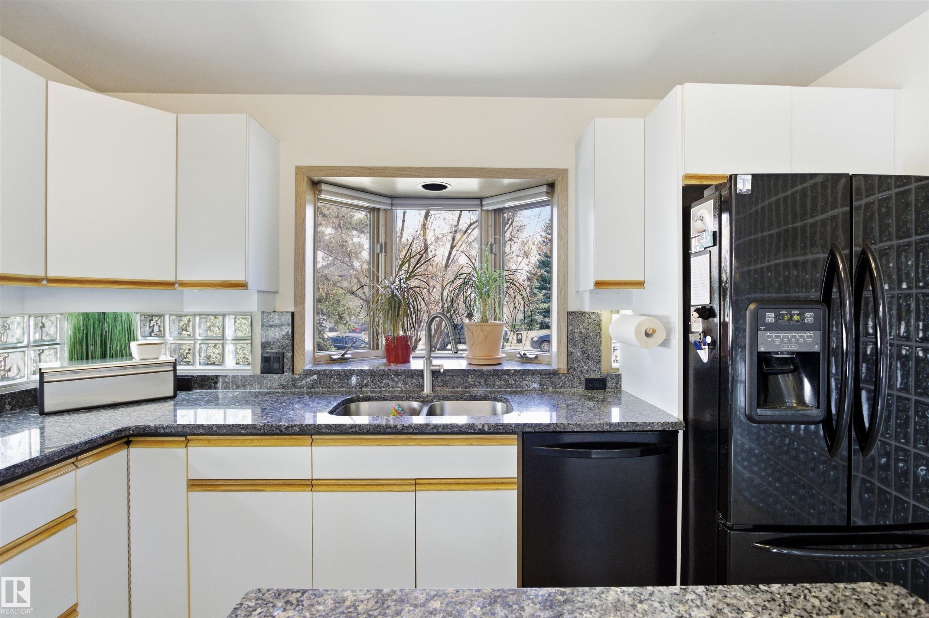https://zimg.paragon.ice.com/ParagonImages/Property/PM/RAE/225400542/8/0/0/ccf98e3c237e1a7268667ae10a992b42/1/d0abde40b70cbe9044c95af9953a5cde/225400542-6988abc5-da28-4fed-9be5-7189787c89b8.JPG