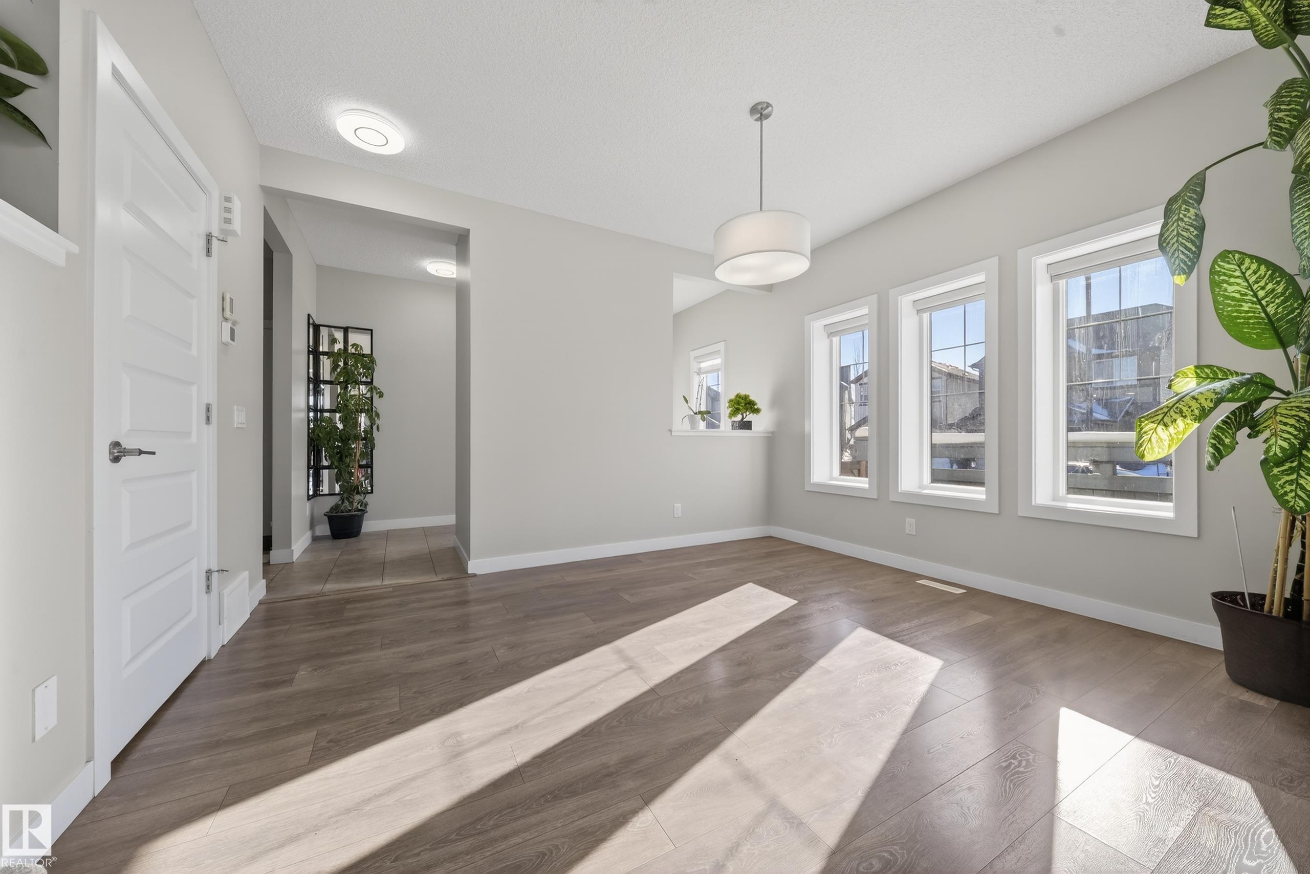 https://zimg.paragon.ice.com/ParagonImages/Property/PM/RAE/225400544/13/0/0/68a5f379efba920df5f98d1d431b8e8d/1/ad9576e0173fe01eaee683d980a879d3/225400544-1ee2635b-f5b9-4ab9-afd6-0520f3cc76ef.JPG