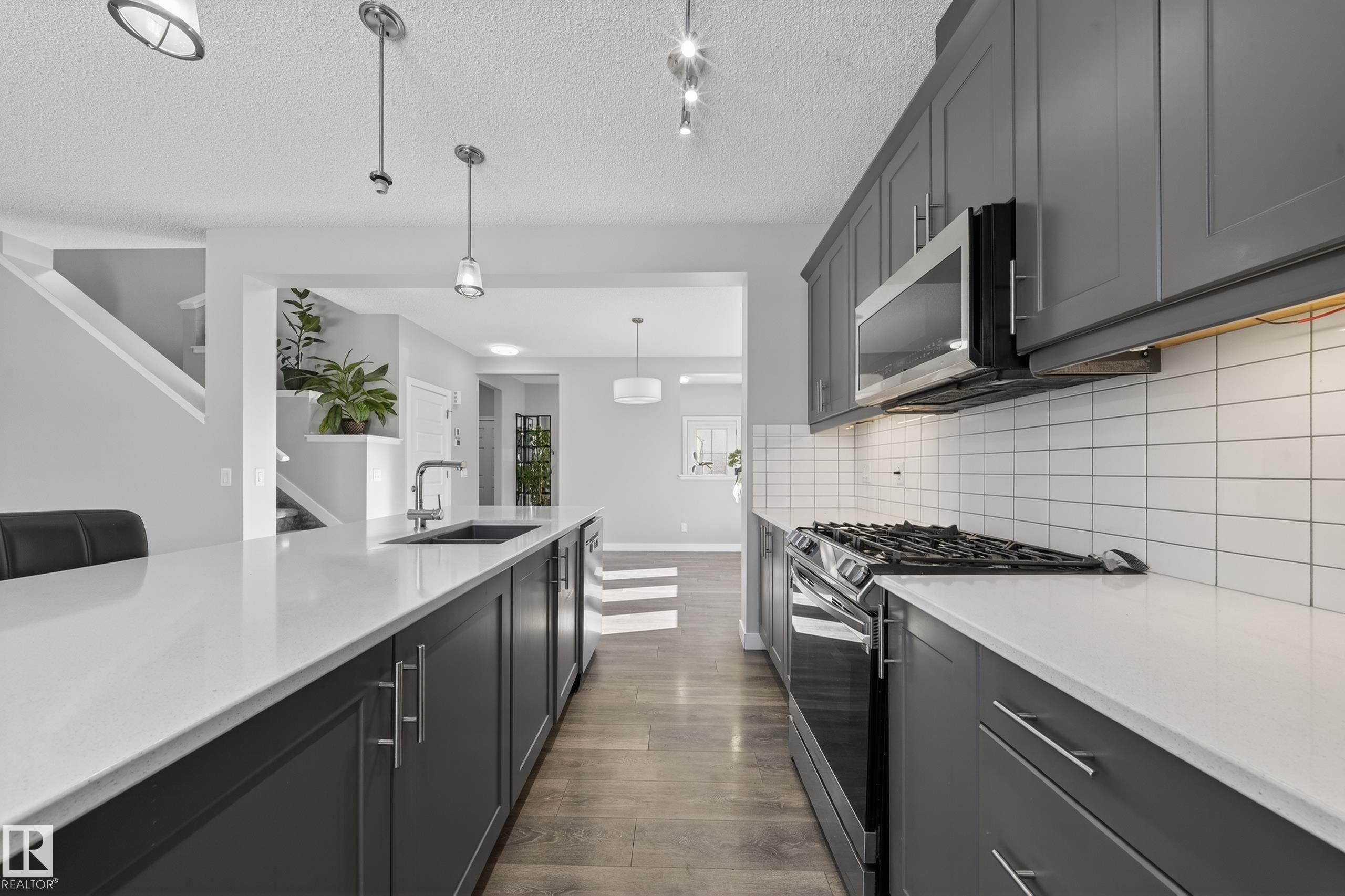 https://zimg.paragon.ice.com/ParagonImages/Property/PM/RAE/225400544/20/0/0/4d52f143a1780621f5cdaa1b06cff249/1/ad9576e0173fe01eaee683d980a879d3/225400544-2b3448b4-15a3-4729-bfd6-c52ffaa04f72.JPG