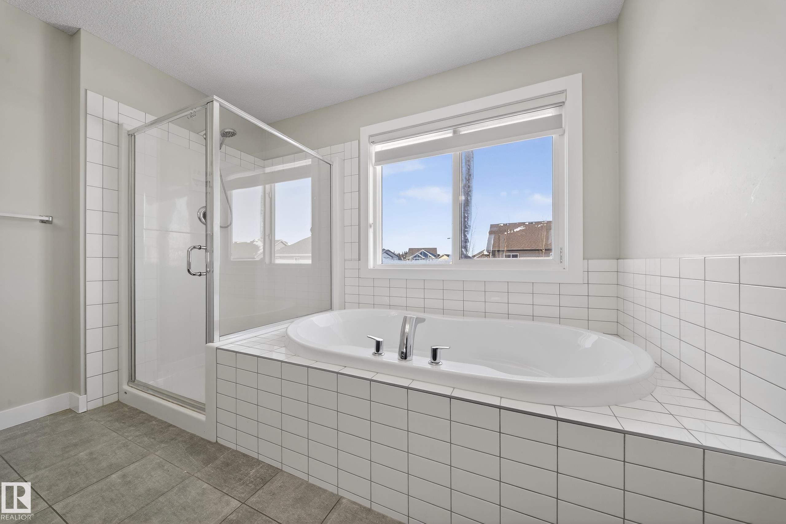 https://zimg.paragon.ice.com/ParagonImages/Property/PM/RAE/225400544/28/0/0/768027d05e990fb55f3717f3e62e98cf/1/ad9576e0173fe01eaee683d980a879d3/225400544-b743bc84-7596-41db-be86-ac15375a2108.JPG