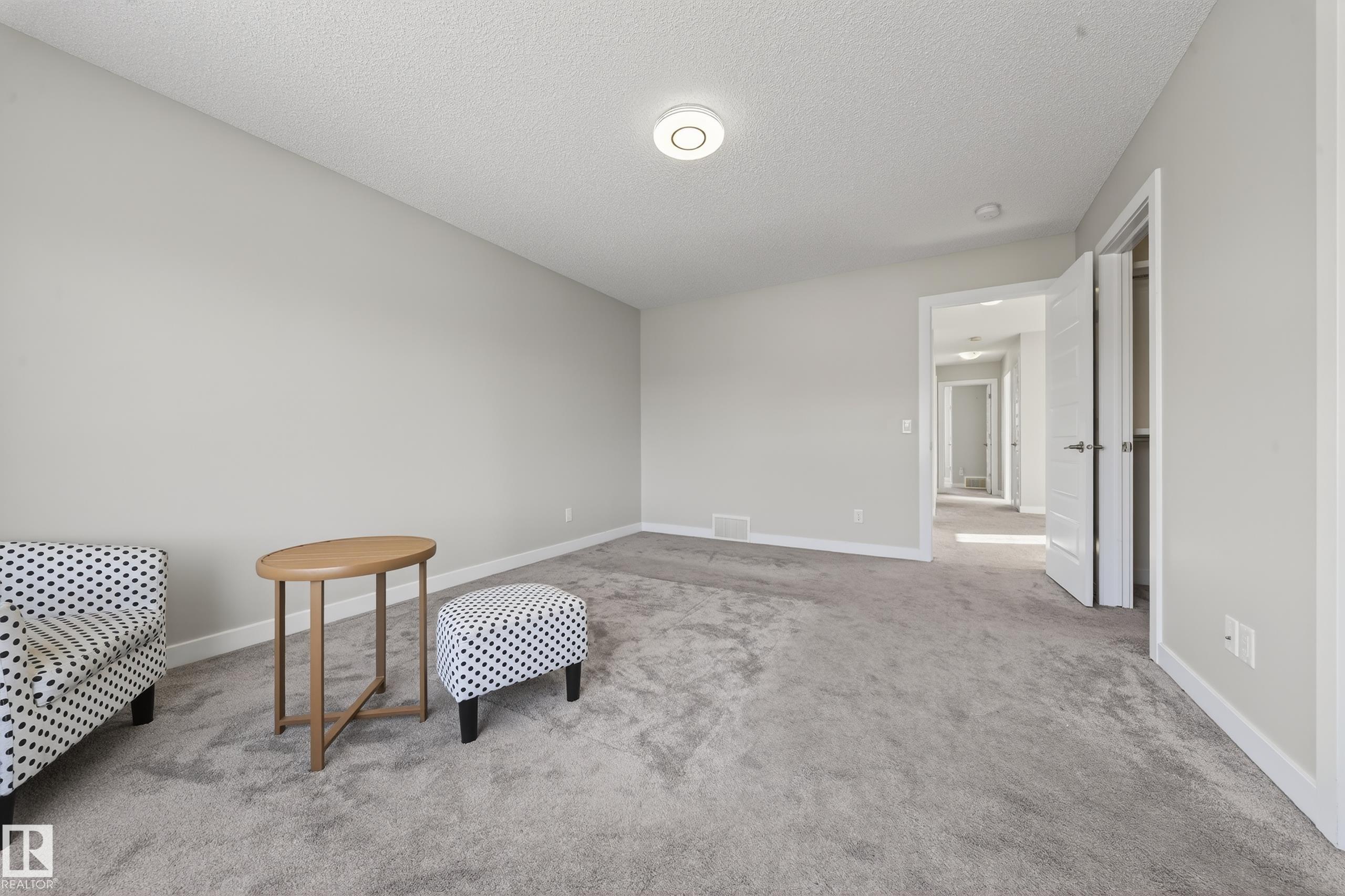 https://zimg.paragon.ice.com/ParagonImages/Property/PM/RAE/225400544/30/0/0/7368d5a1237c44198ea11d49df0cb736/1/ad9576e0173fe01eaee683d980a879d3/225400544-1cdfec0b-5b28-46d7-b558-02f00dc3d5ef.JPG