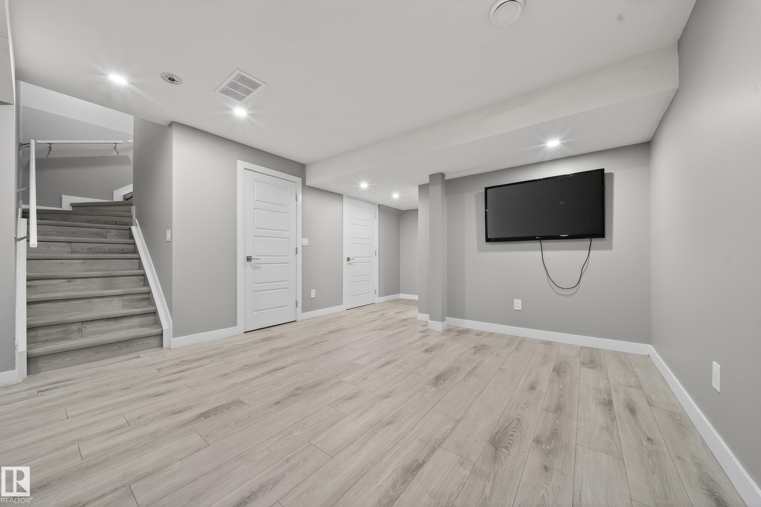 https://zimg.paragon.ice.com/ParagonImages/Property/PM/RAE/225400544/42/0/0/7f35d1bfa4860131f3e93033064329dc/1/ad9576e0173fe01eaee683d980a879d3/225400544-a7a88a8b-6361-4e6d-a44c-2fa372b817fa.JPG