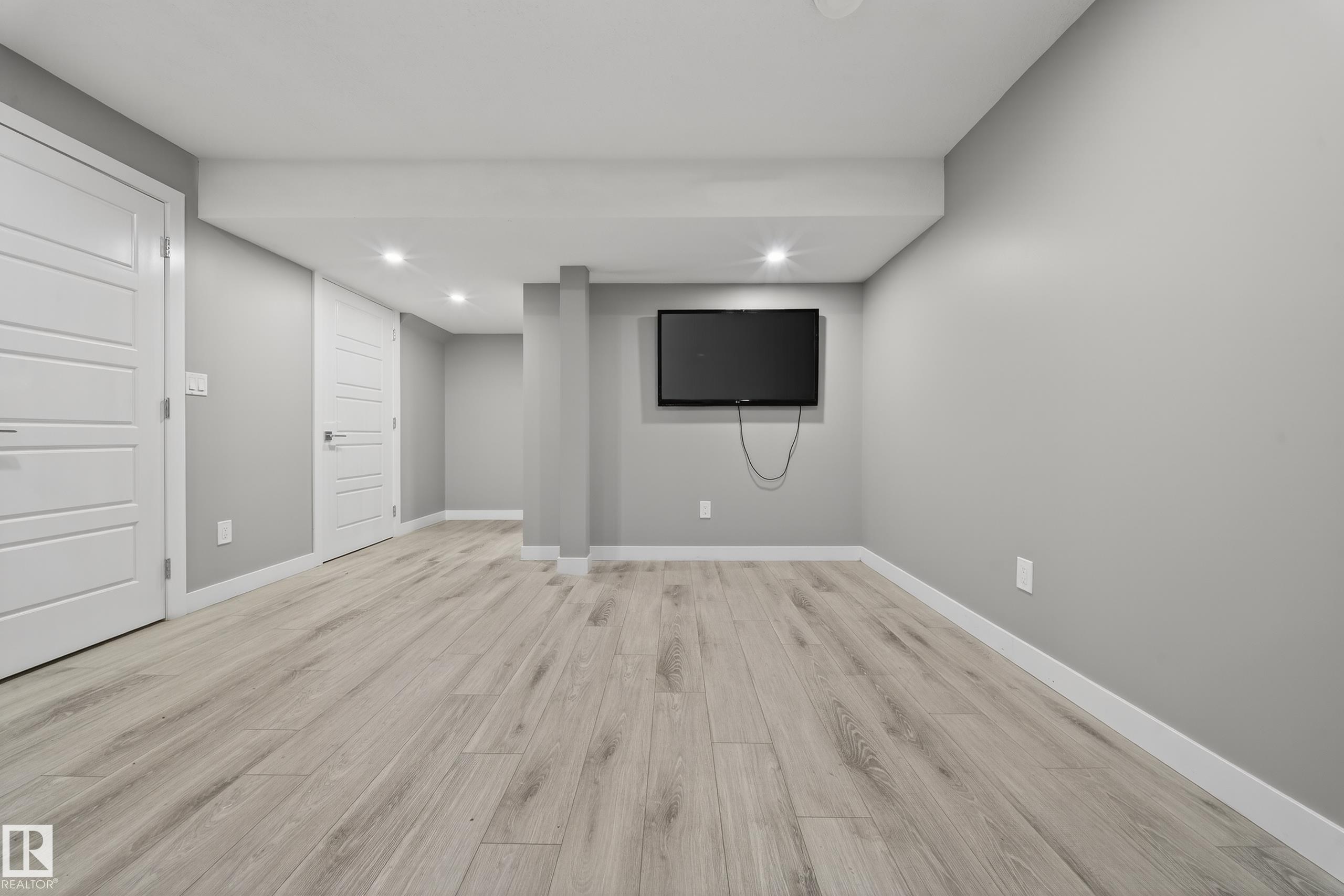 https://zimg.paragon.ice.com/ParagonImages/Property/PM/RAE/225400544/51/0/0/4794dec55923f576ca0d5a58848f797d/1/ad9576e0173fe01eaee683d980a879d3/225400544-8b8edc4e-4893-49c2-948f-172c450185ea.JPG