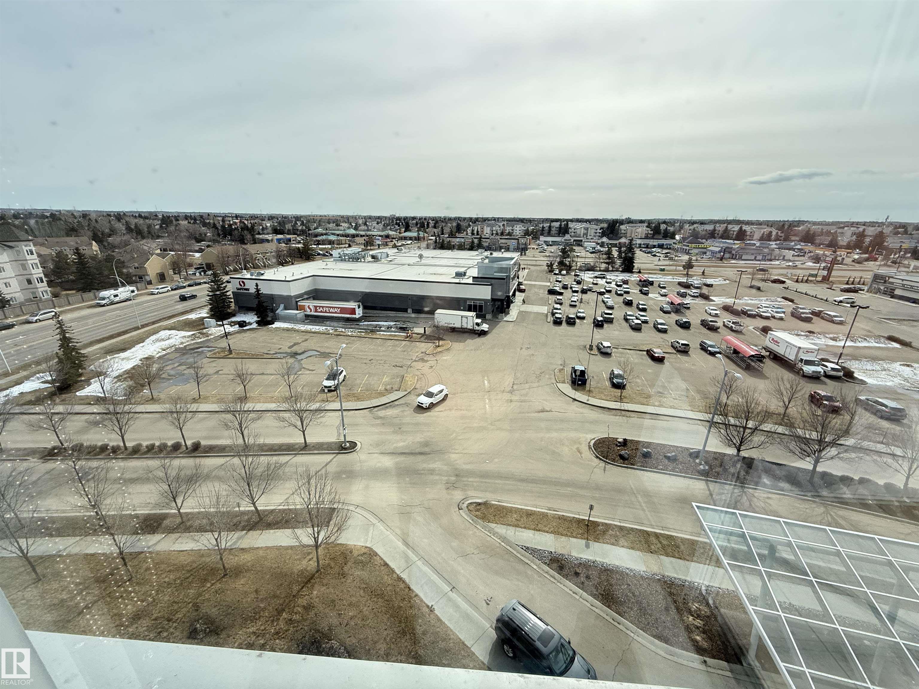 https://zimg.paragon.ice.com/ParagonImages/Property/PM/RAE/225400546/27/0/0/d564c5c5650e982f08d8faed89f3b6fe/1/0bef8e41796fc55cf97e08e4fcecc747/225400546-0A49AE2F-01B7-469C-8BBC-01F6F1F81553.JPG