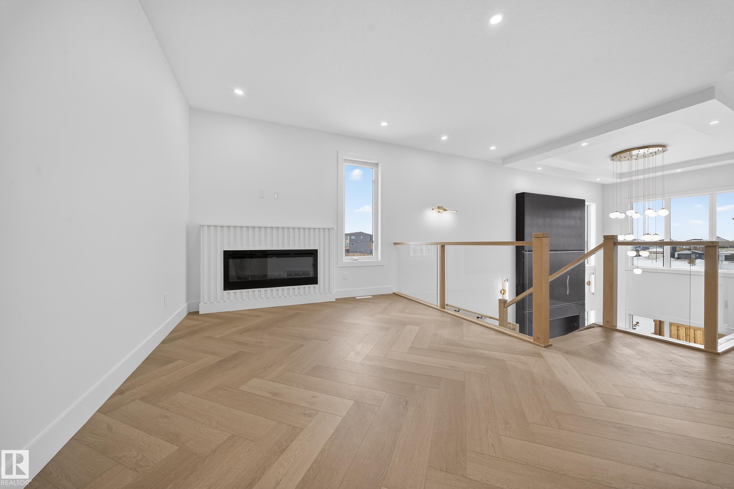 https://zimg.paragon.ice.com/ParagonImages/Property/PM/RAE/225400547/26/0/0/78b2962ea729fdfc14684035e746a850/1/6f3b0def6b0729de4160eba549c5a2f5/225400547-5832DD65-8EF5-4873-B0C0-6070BABD643F.JPG