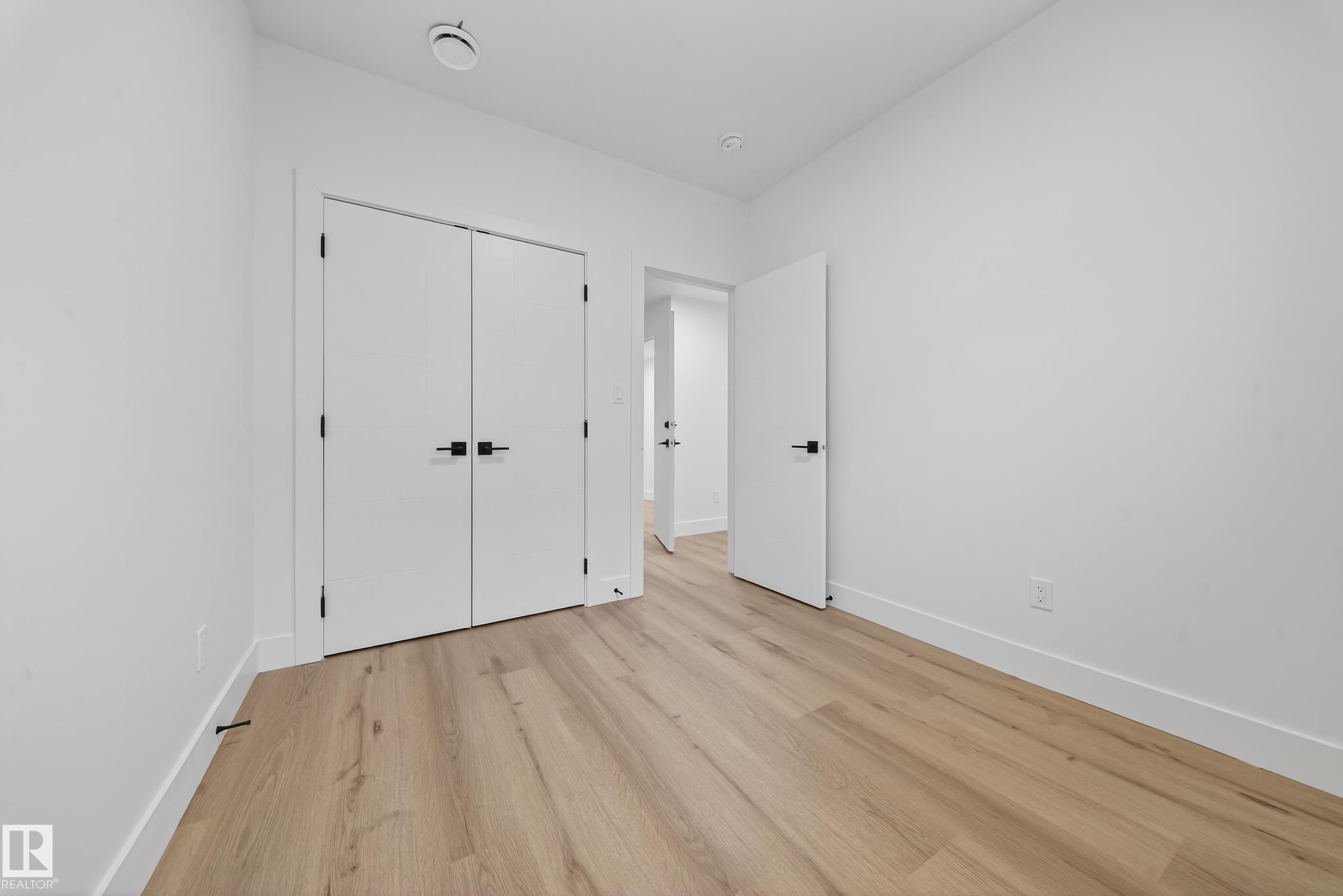 https://zimg.paragon.ice.com/ParagonImages/Property/PM/RAE/225400547/36/0/0/108ecbc2fb237a90bf6995bf3394ccc2/1/6f3b0def6b0729de4160eba549c5a2f5/225400547-042A4CB2-F6E7-4BD7-9030-9A4948527F63.JPG