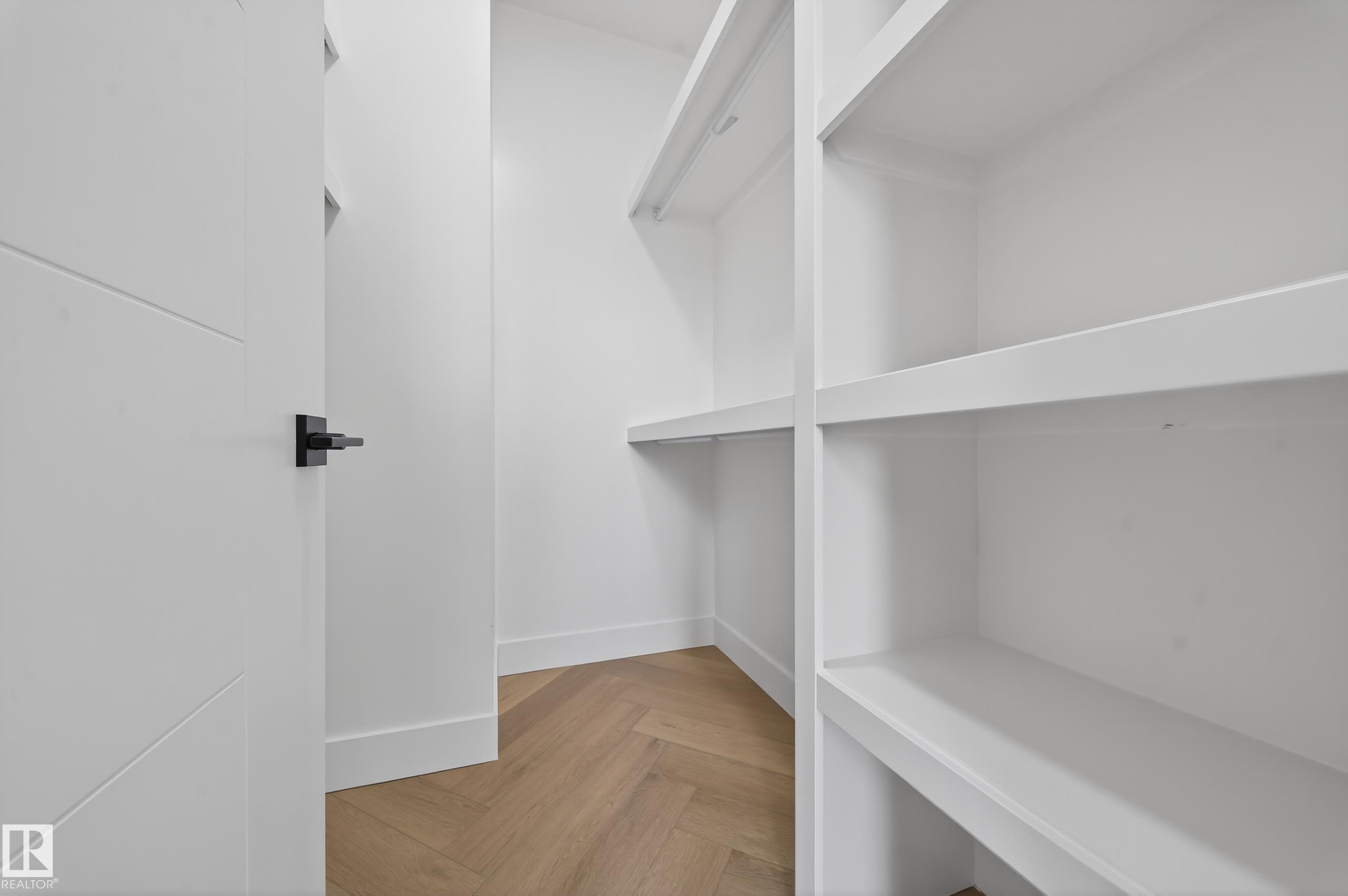https://zimg.paragon.ice.com/ParagonImages/Property/PM/RAE/225400547/50/0/0/9d674ae5710f9aa7c8bdf7922f36ac3b/1/6f3b0def6b0729de4160eba549c5a2f5/225400547-A30A2594-65F2-4465-936F-14600C1EA567.JPG