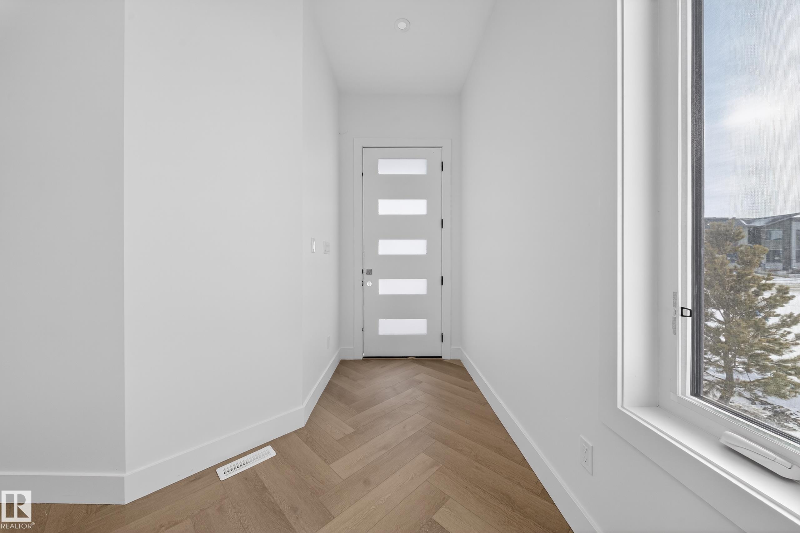 https://zimg.paragon.ice.com/ParagonImages/Property/PM/RAE/225400547/52/0/0/f08e3581b273eec435d069682476247f/1/6f3b0def6b0729de4160eba549c5a2f5/225400547-FB7A8766-B891-4297-890C-0CD719AE3115.JPG
