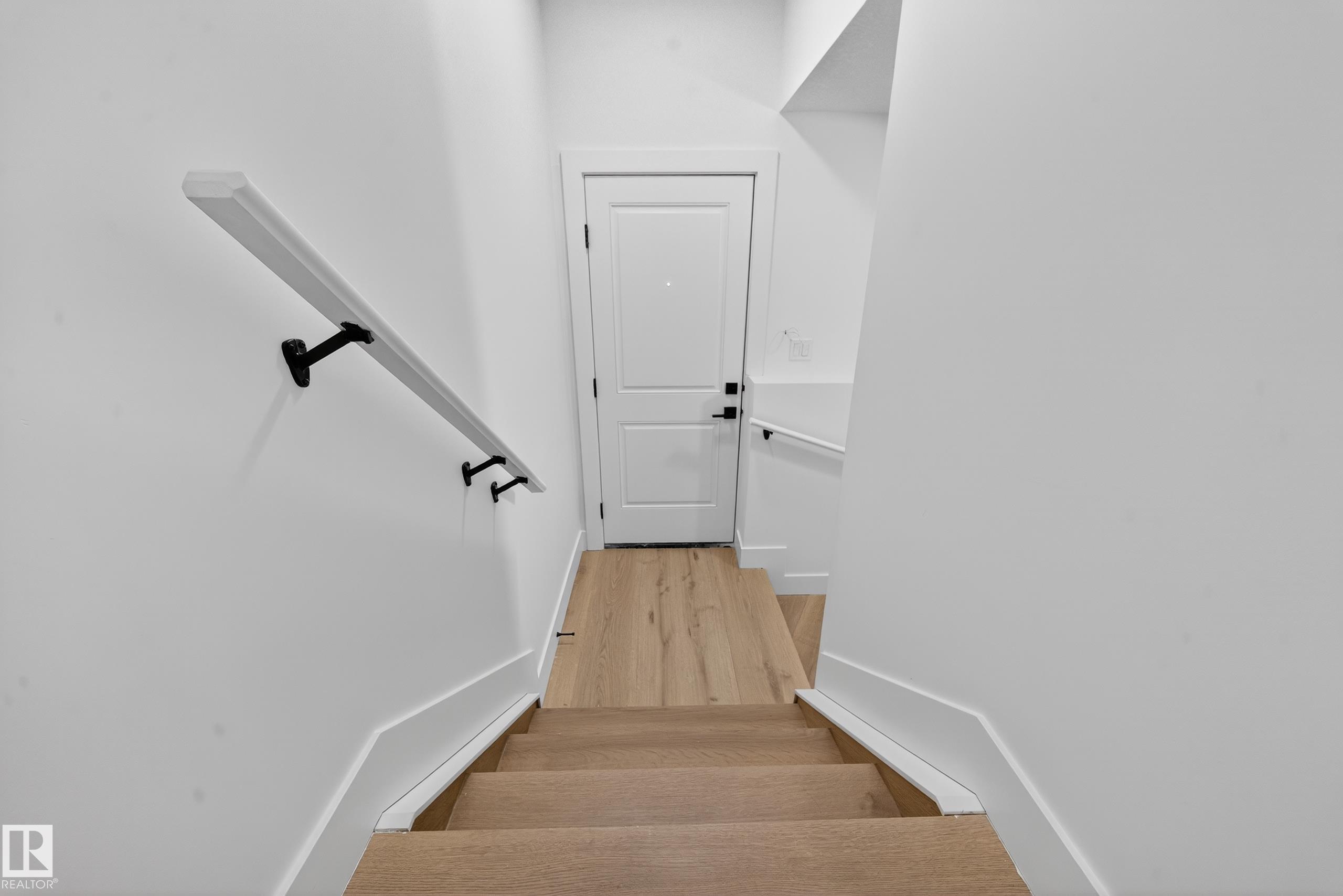 https://zimg.paragon.ice.com/ParagonImages/Property/PM/RAE/225400547/53/0/0/b52bee42df8f1b9f4a3246ab6d7eb7b2/1/6f3b0def6b0729de4160eba549c5a2f5/225400547-C5D9EEEC-40AD-47A8-8CD1-A802E4AC10E8.JPG