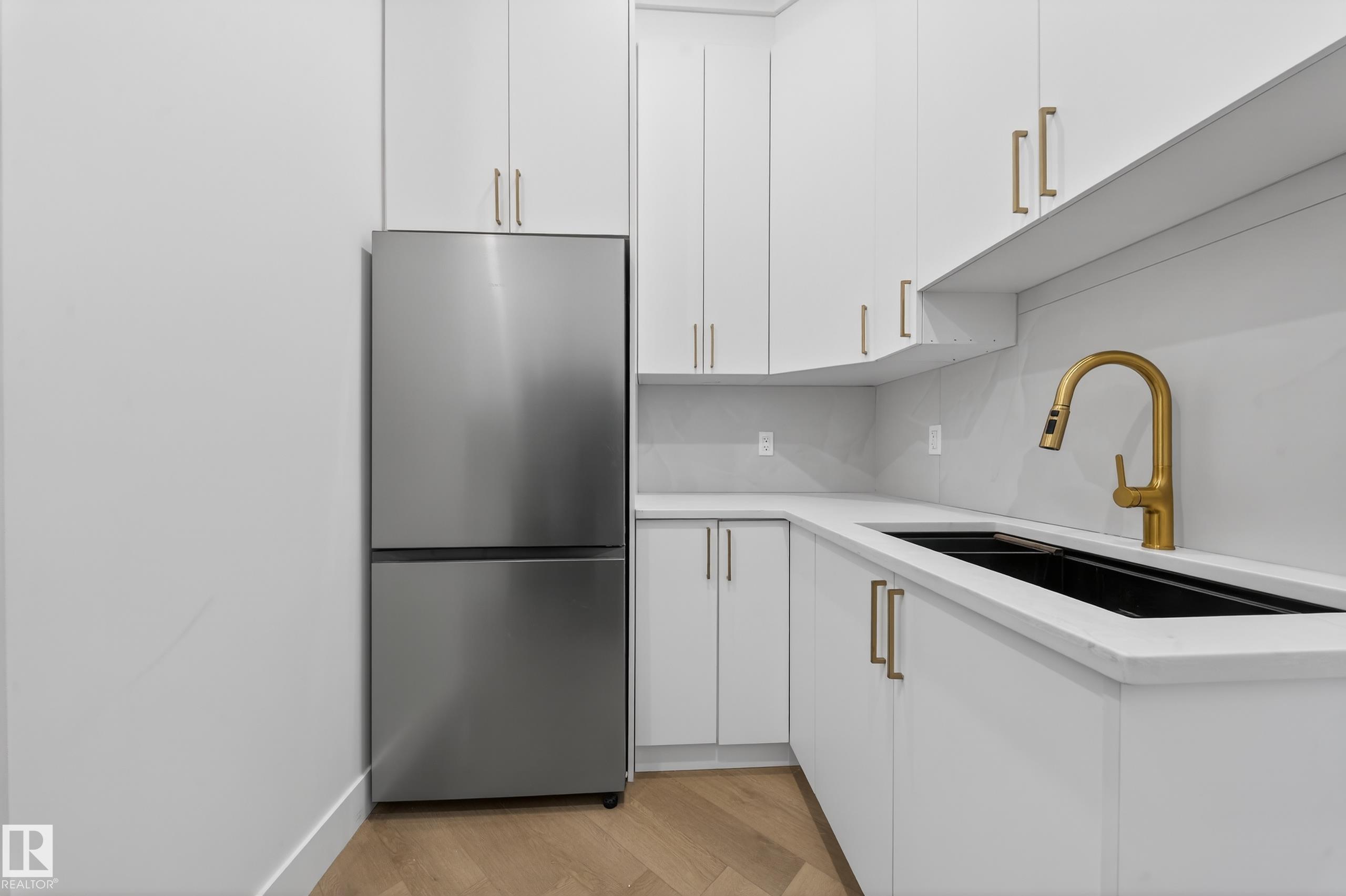 https://zimg.paragon.ice.com/ParagonImages/Property/PM/RAE/225400547/57/0/0/376a07230769f75e7bb17a2e0925b704/1/6f3b0def6b0729de4160eba549c5a2f5/225400547-4830E2AF-D402-49C0-9F9B-E654F5A5D57F.JPG