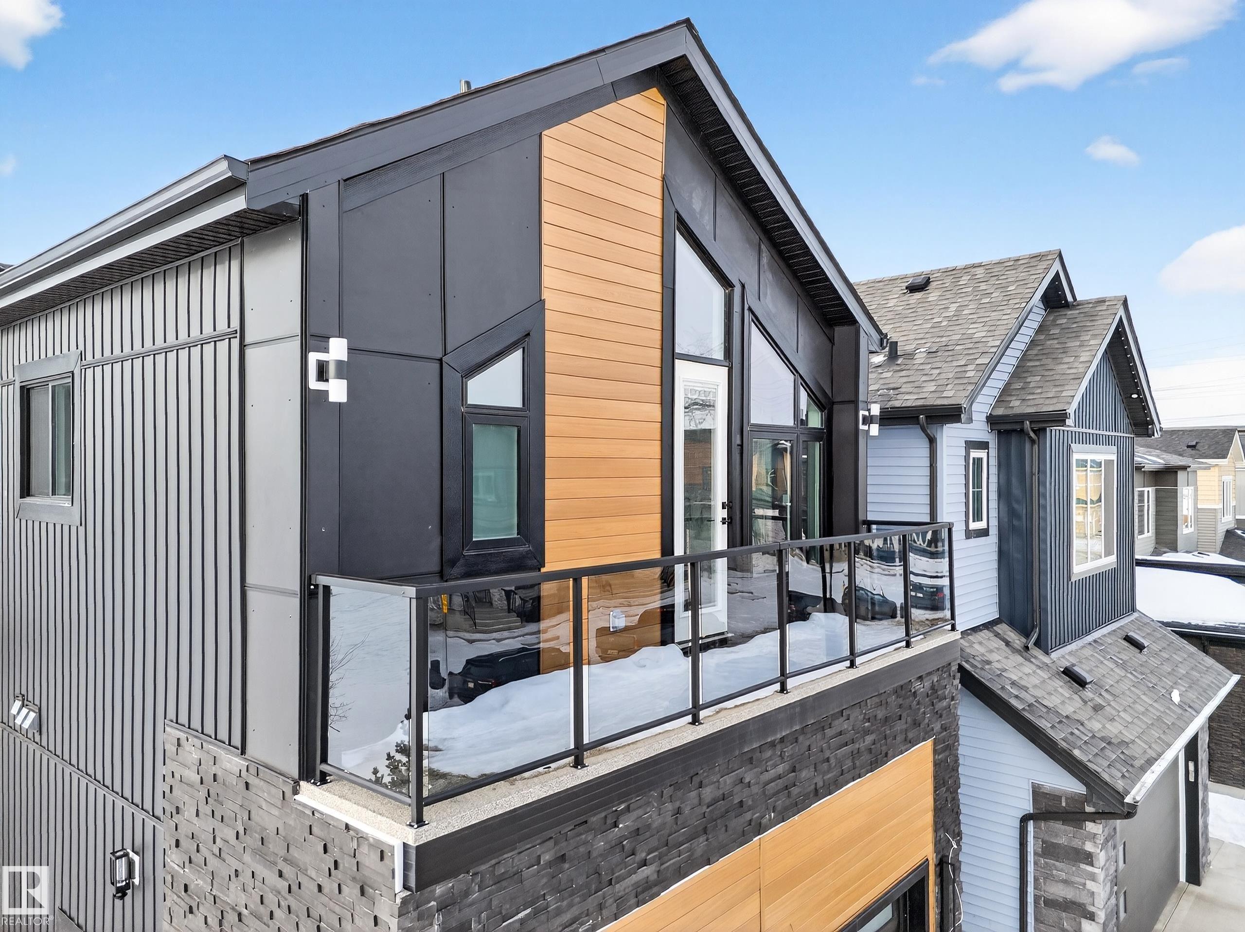 https://zimg.paragon.ice.com/ParagonImages/Property/PM/RAE/225400547/68/0/0/3fd8360863731b8b3e66d45f6d321af5/1/6f3b0def6b0729de4160eba549c5a2f5/225400547-680FBFE0-EDBE-4B53-8AB9-1CD0752B1C14.JPG
