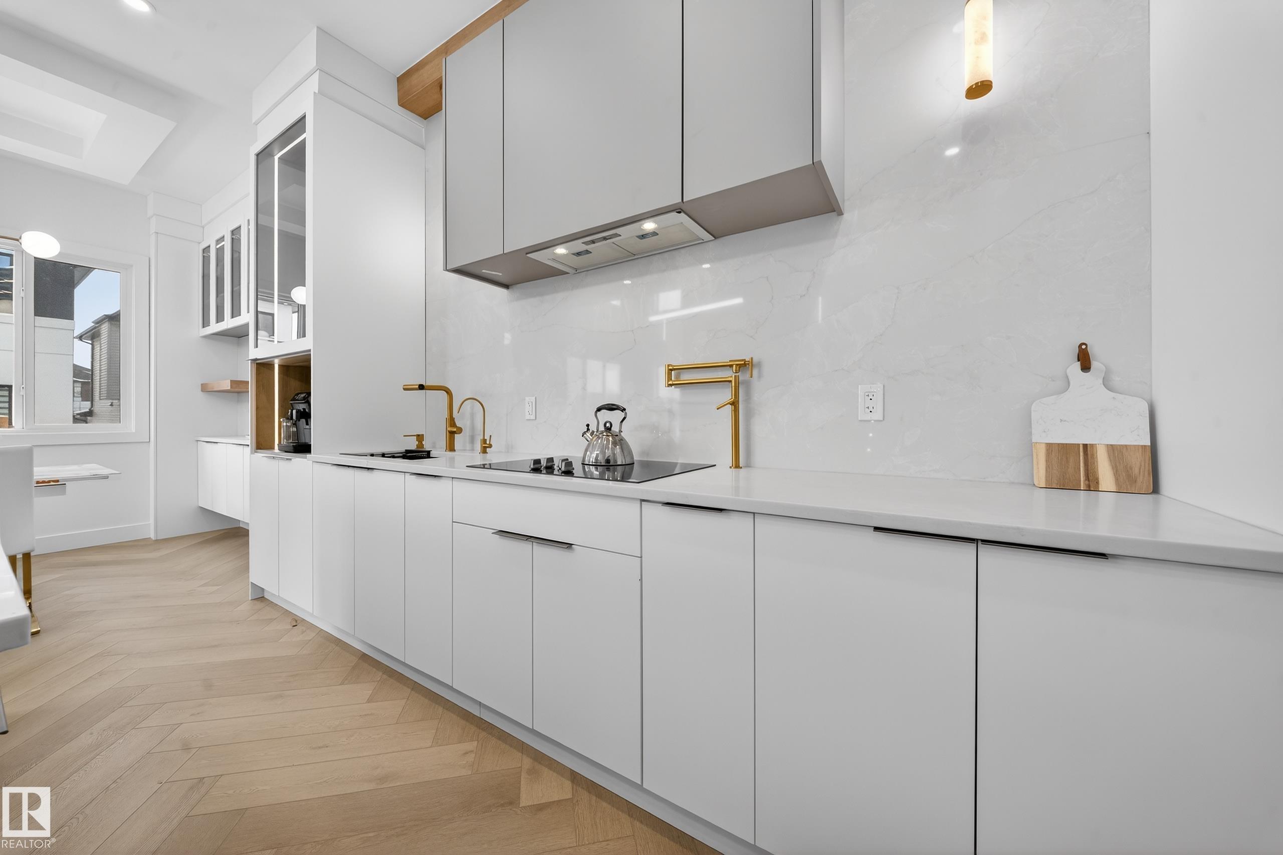 https://zimg.paragon.ice.com/ParagonImages/Property/PM/RAE/225400547/9/0/0/874efcfe603594e0627692063d093f9a/1/6f3b0def6b0729de4160eba549c5a2f5/225400547-C0F49A4F-E52E-4203-BF09-5C819CB6A5D5.JPG