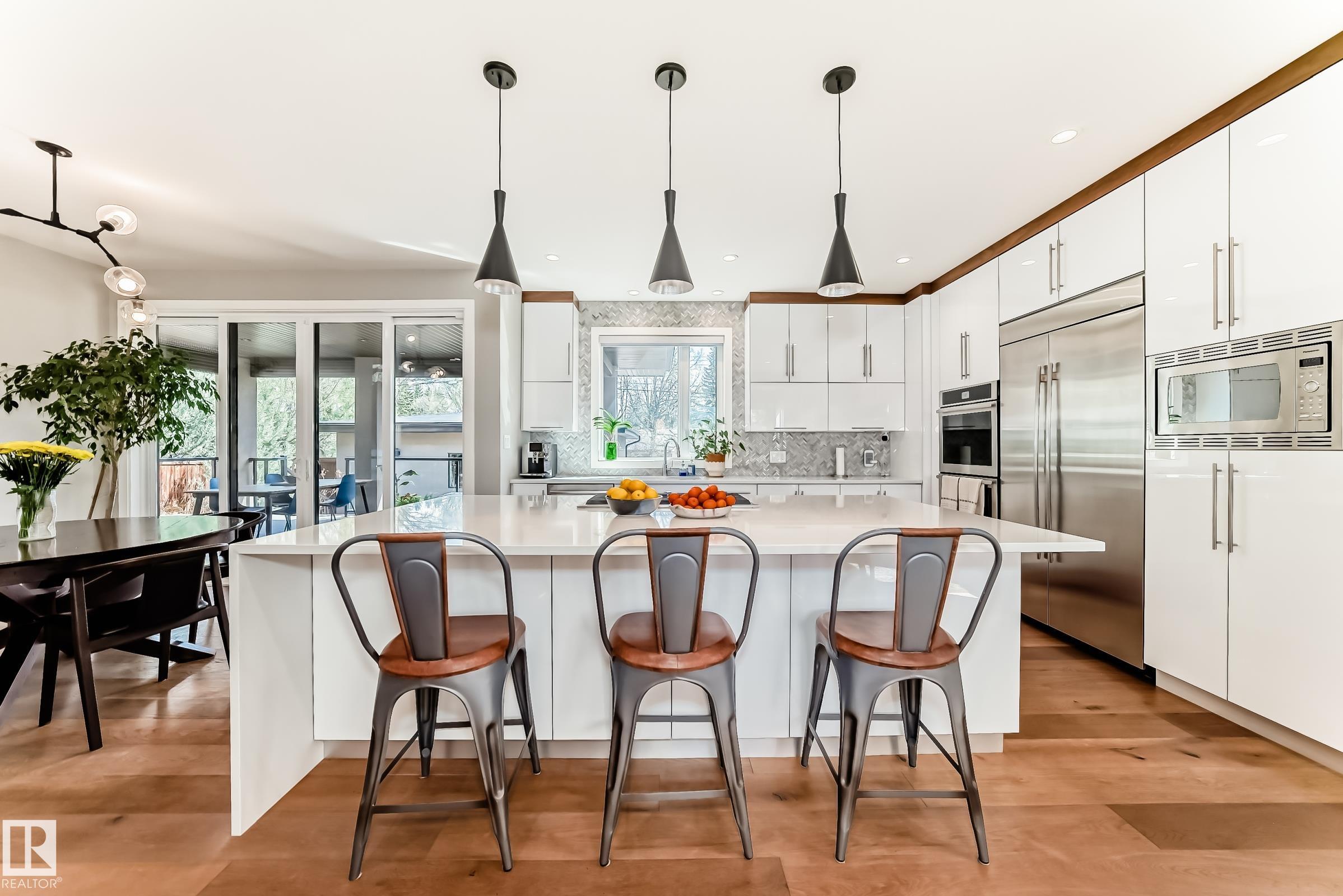 https://zimg.paragon.ice.com/ParagonImages/Property/PM/RAE/225400549/11/0/0/abd435e31e861cf865fb294531e9742e/1/15c1db31ab729099388894db6691ad6d/225400549-0da3d9c9-8a7d-47a9-a98e-b5a2847f3141.JPG