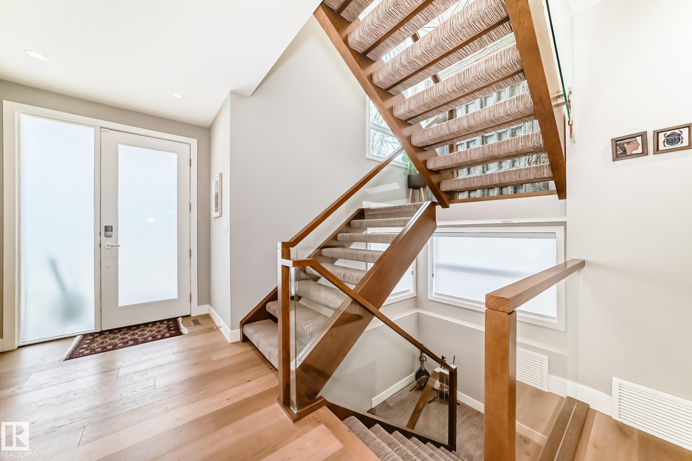 https://zimg.paragon.ice.com/ParagonImages/Property/PM/RAE/225400549/47/0/0/8cc6bd42543b3112d0f3806edb3ccd1b/1/15c1db31ab729099388894db6691ad6d/225400549-09a70ac0-58e3-4e24-905b-30282fab1c16.JPG