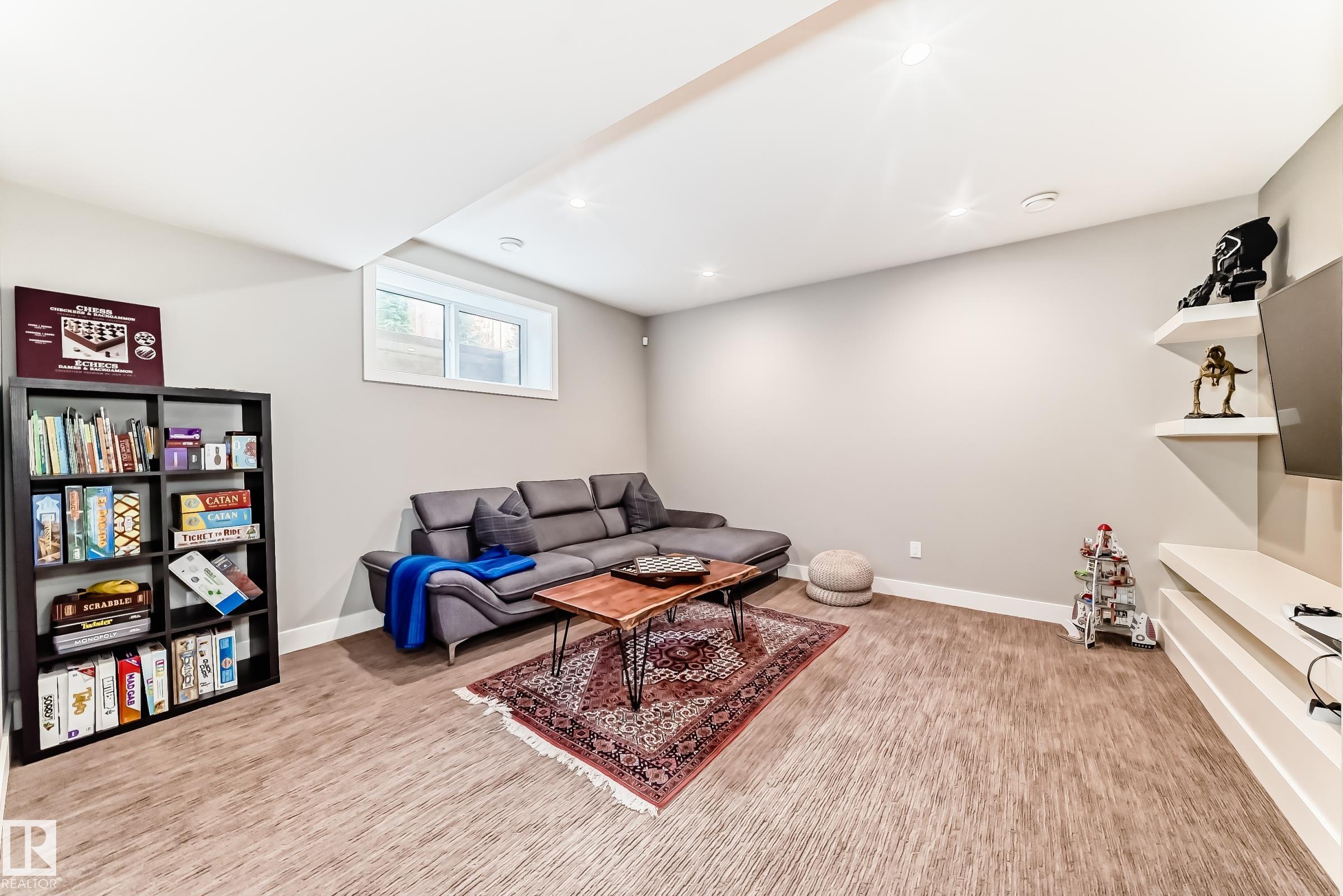 https://zimg.paragon.ice.com/ParagonImages/Property/PM/RAE/225400549/49/0/0/8cca046bb3bae27b4a3f836c1169cb74/1/15c1db31ab729099388894db6691ad6d/225400549-36ded1d8-7900-48b8-a705-ed06b0ddc883.JPG