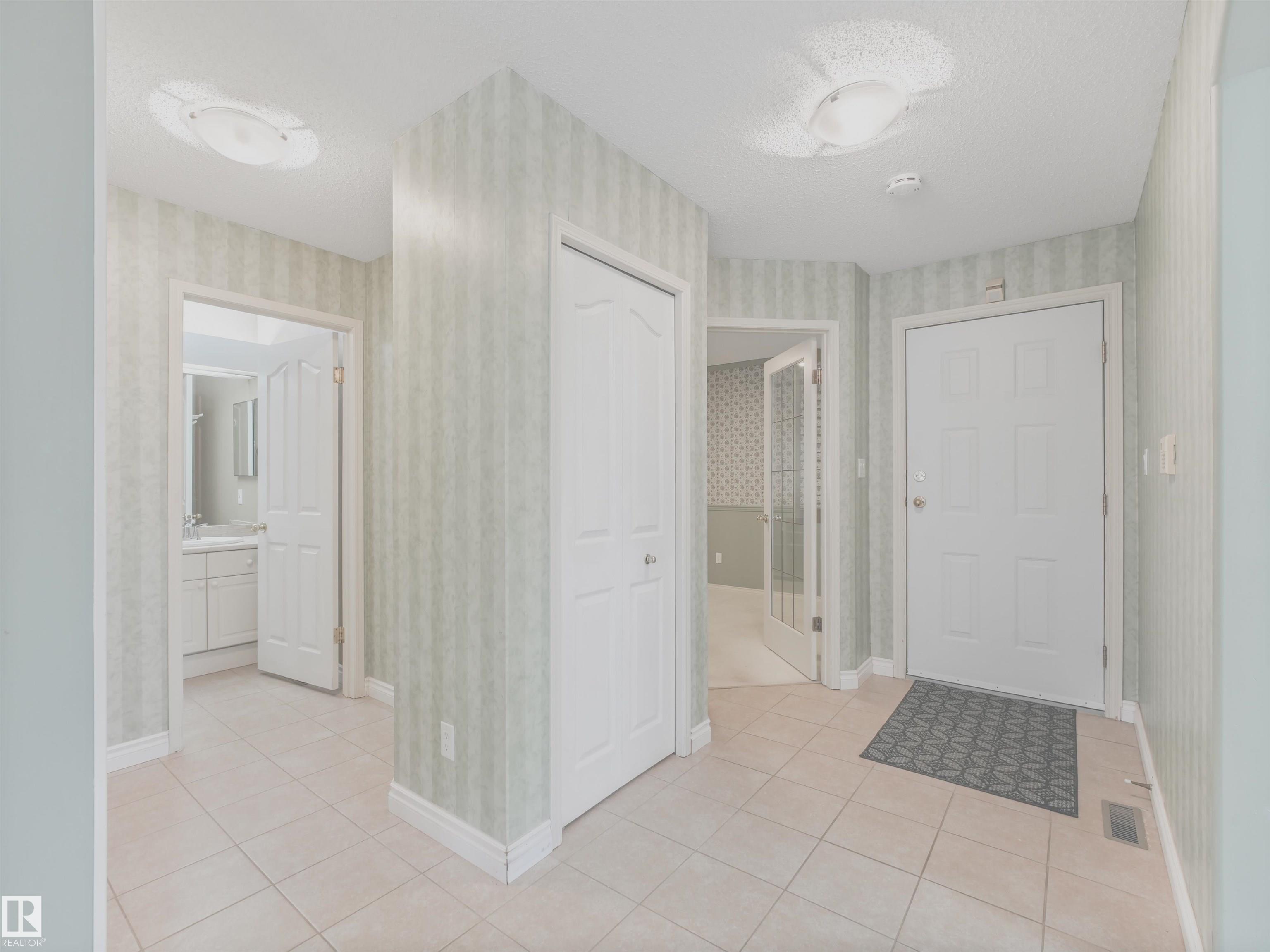 Photo 8 at 146 Oeming Road NW, Ogilvie Ridge, Edmonton