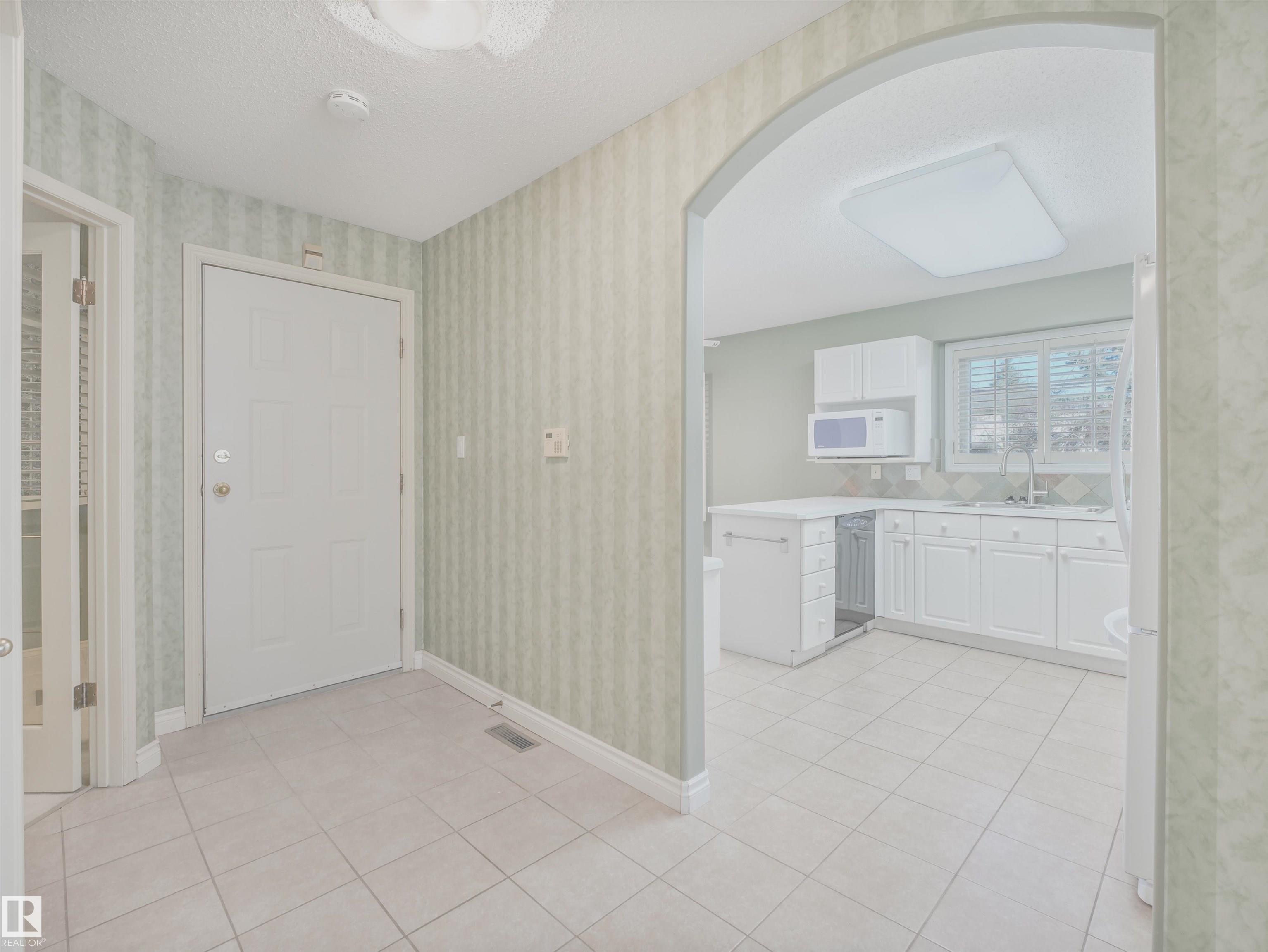 Photo 9 at 146 Oeming Road NW, Ogilvie Ridge, Edmonton