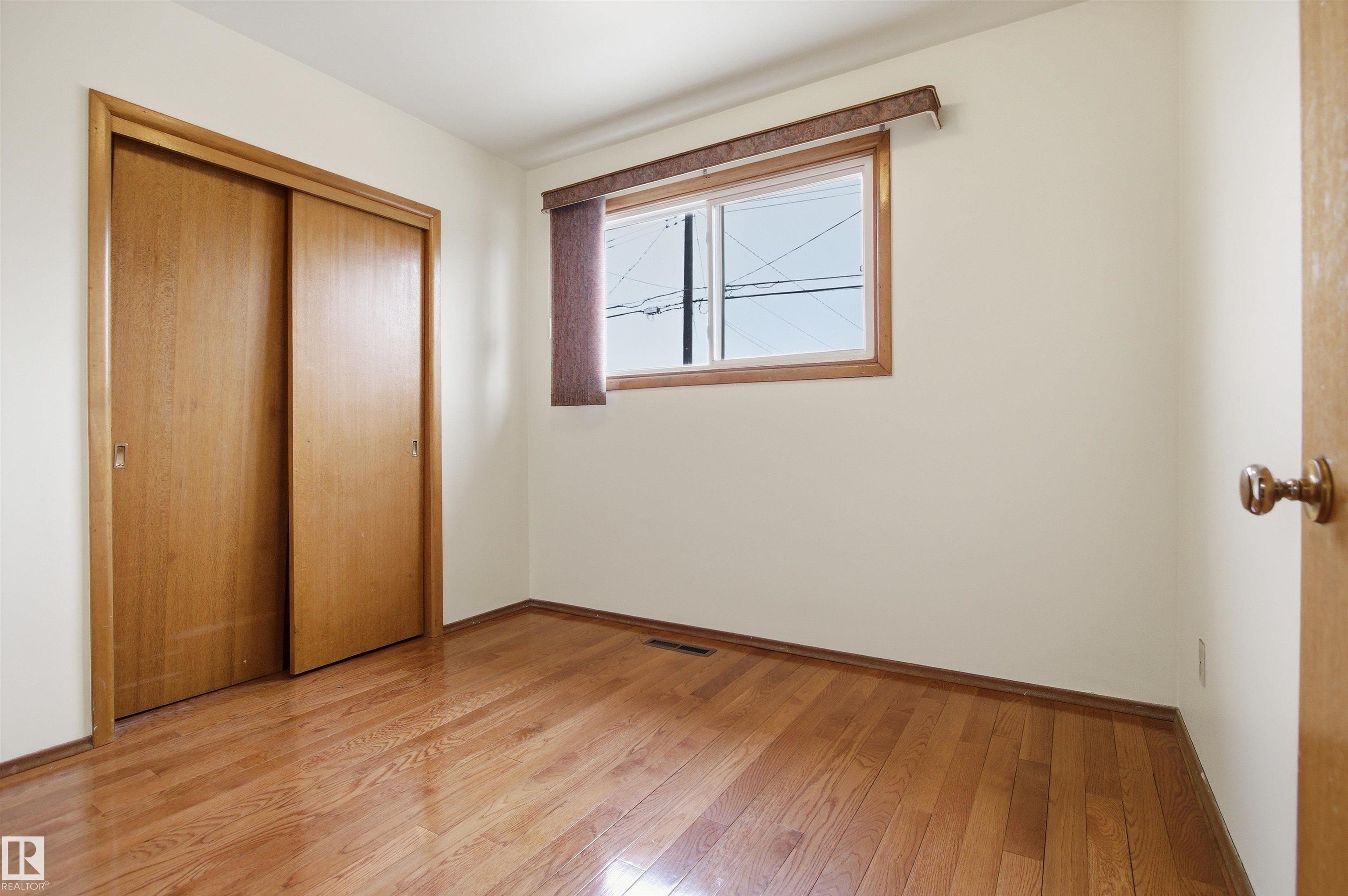 https://zimg.paragon.ice.com/ParagonImages/Property/PM/RAE/225400562/22/0/0/69f6994c82950fe895087a6332c62069/1/d7369a87f1329249eac3d75c7ebc6c2a/225400562-9f3045f5-4f92-4ab4-b60f-2cc7478fc93f.JPG