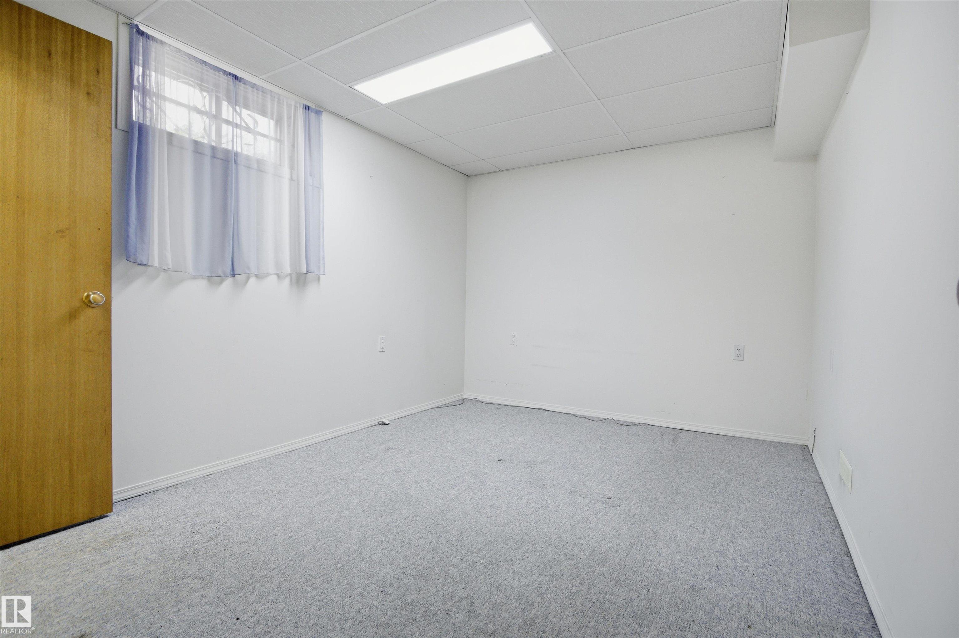 https://zimg.paragon.ice.com/ParagonImages/Property/PM/RAE/225400562/32/0/0/c22943f5de2066344dd0a5e6de1e2bcb/1/d7369a87f1329249eac3d75c7ebc6c2a/225400562-aed46b72-c354-40fc-9631-9dccdca87c13.JPG