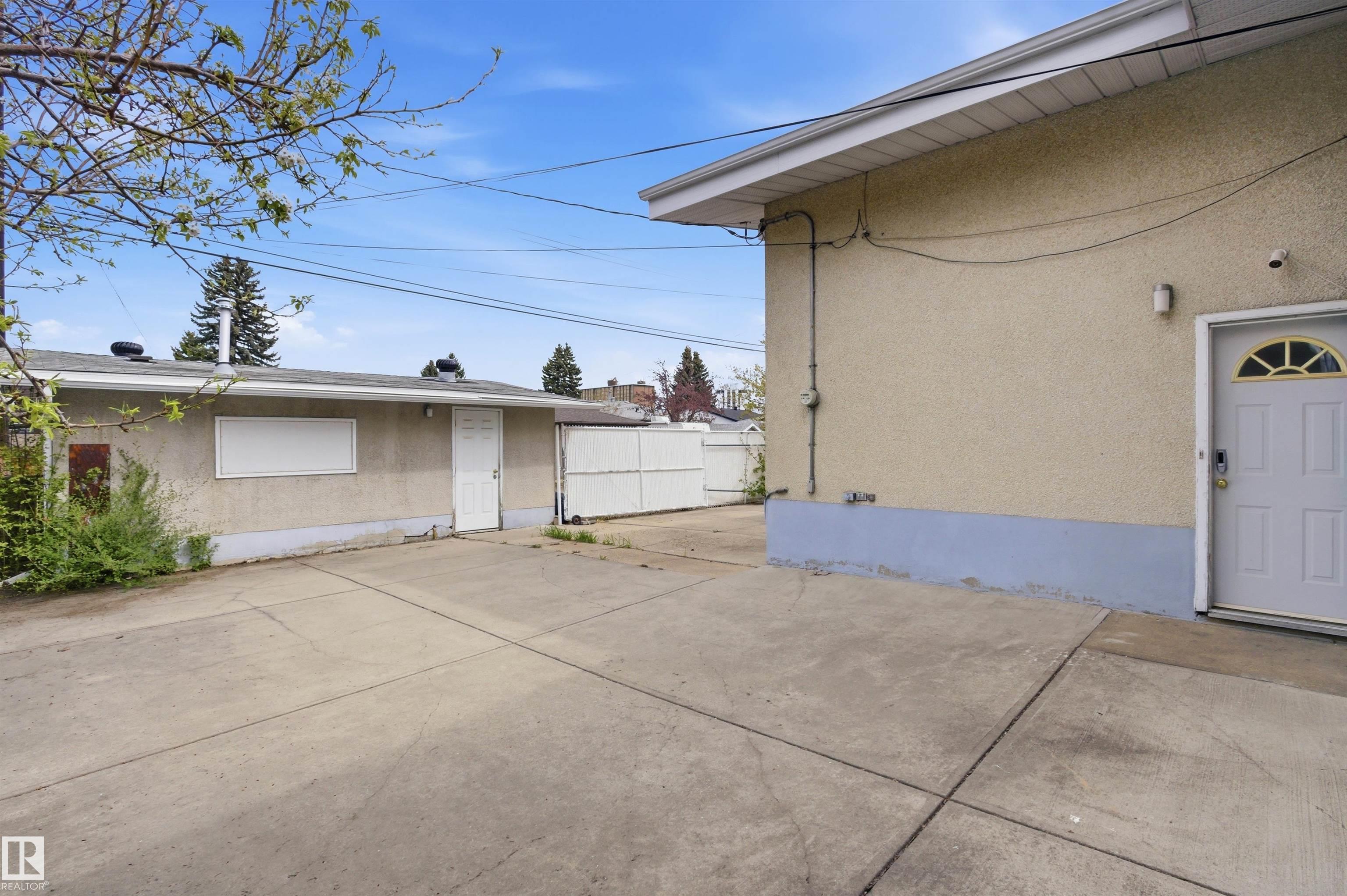 https://zimg.paragon.ice.com/ParagonImages/Property/PM/RAE/225400562/41/0/0/71fcb9dcb9b63930125b65070769e2dd/1/d7369a87f1329249eac3d75c7ebc6c2a/225400562-3070ca3d-98e8-4824-af92-f8a4a3b216a0.JPG