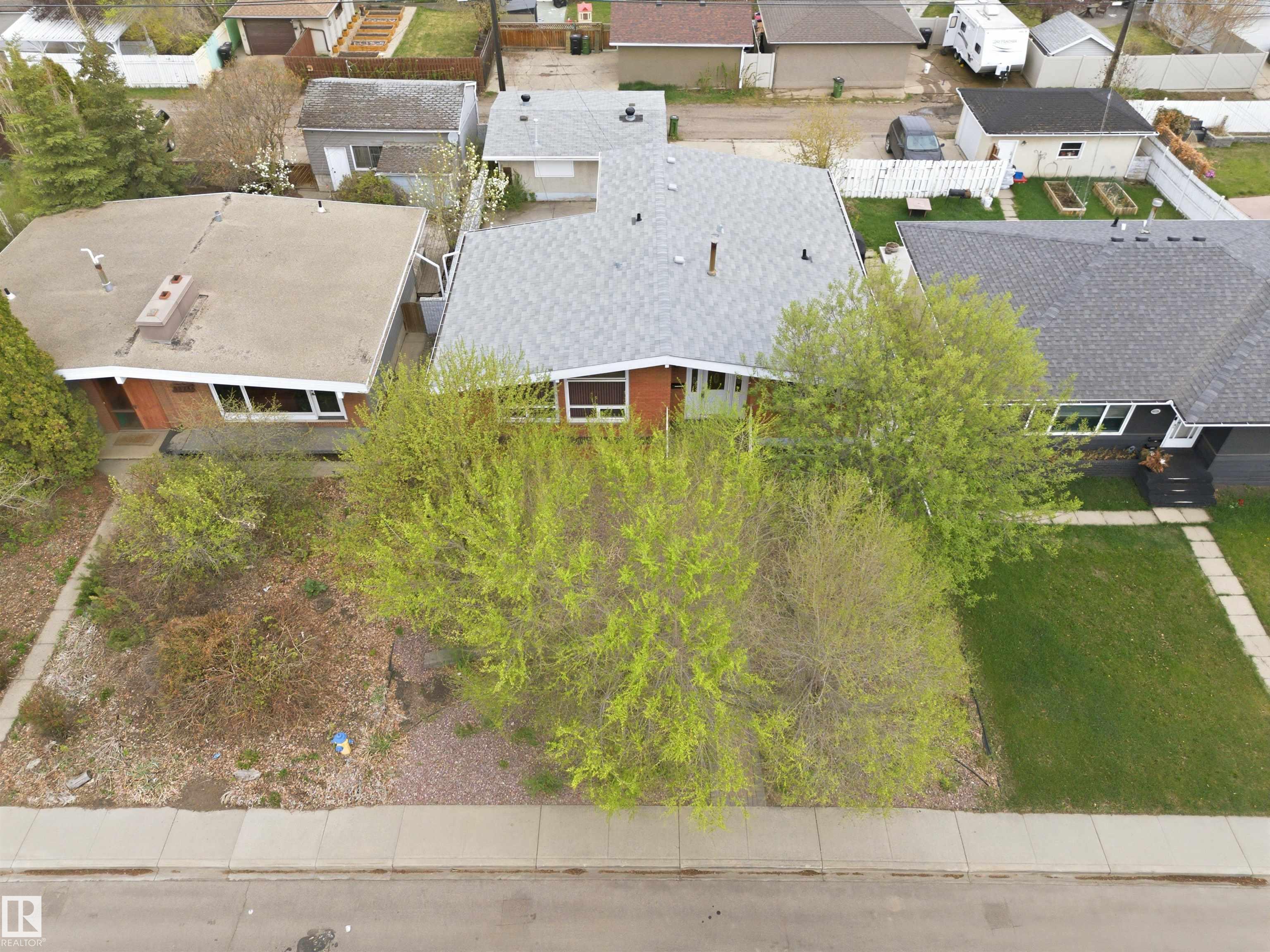 https://zimg.paragon.ice.com/ParagonImages/Property/PM/RAE/225400562/51/0/0/fa792e7ac2aa1b6539b8d8319a44db2a/1/d7369a87f1329249eac3d75c7ebc6c2a/225400562-ec541d5b-d540-4bbe-9b2b-a18b79c5ec66.JPG