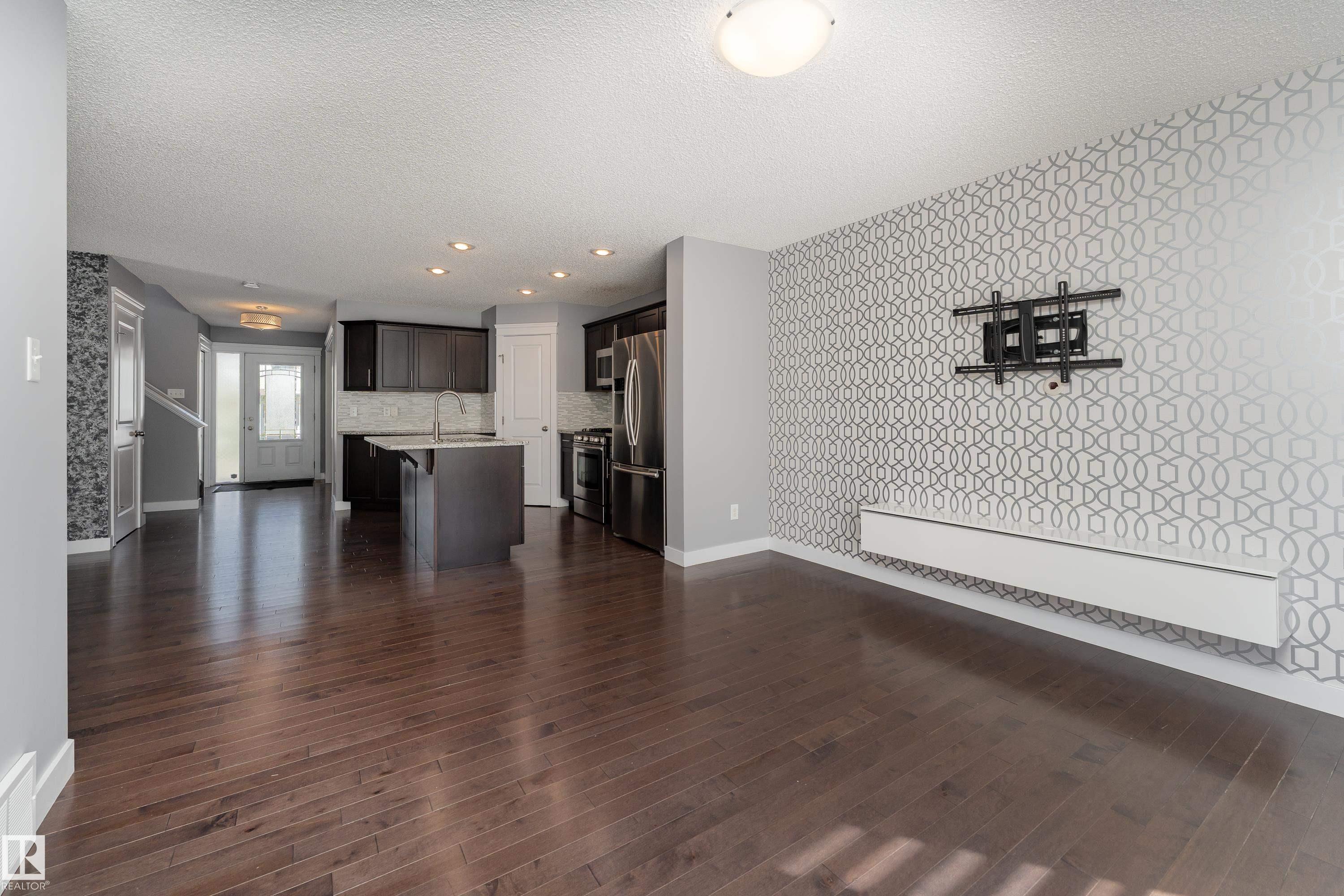 https://zimg.paragon.ice.com/ParagonImages/Property/PM/RAE/225400566/16/0/0/b753a8ba3a2dd1592965bc9f6d13d702/1/2fe70a0347587b503f455a15542fc255/225400566-657a7fce-86cc-47db-a174-60dec238fb34.JPG