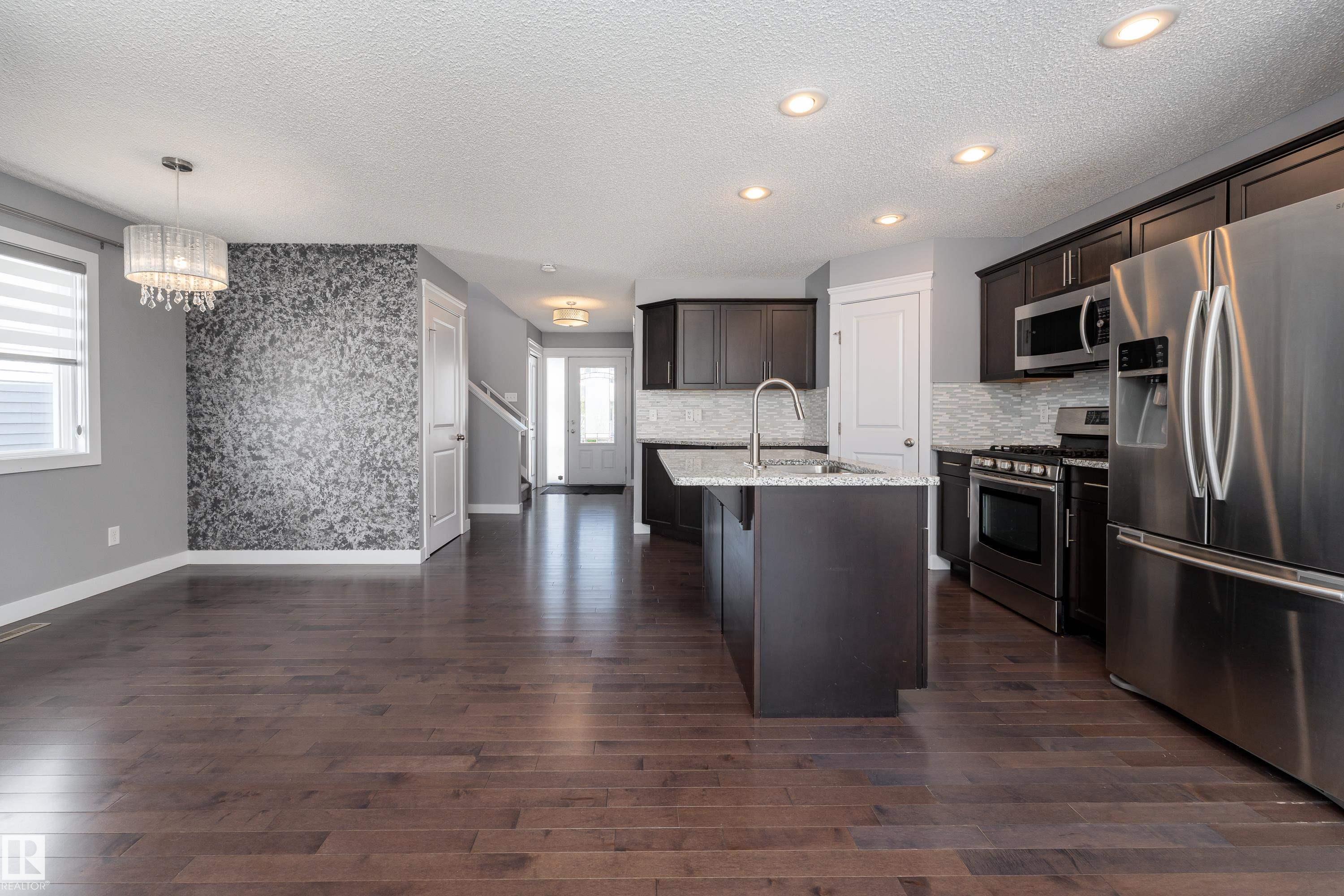 https://zimg.paragon.ice.com/ParagonImages/Property/PM/RAE/225400566/17/0/0/f676c9cec55d0ef3d305b5f8173b0b2a/1/2fe70a0347587b503f455a15542fc255/225400566-244aff04-77c0-4c44-8330-7f2a9e8063d5.JPG