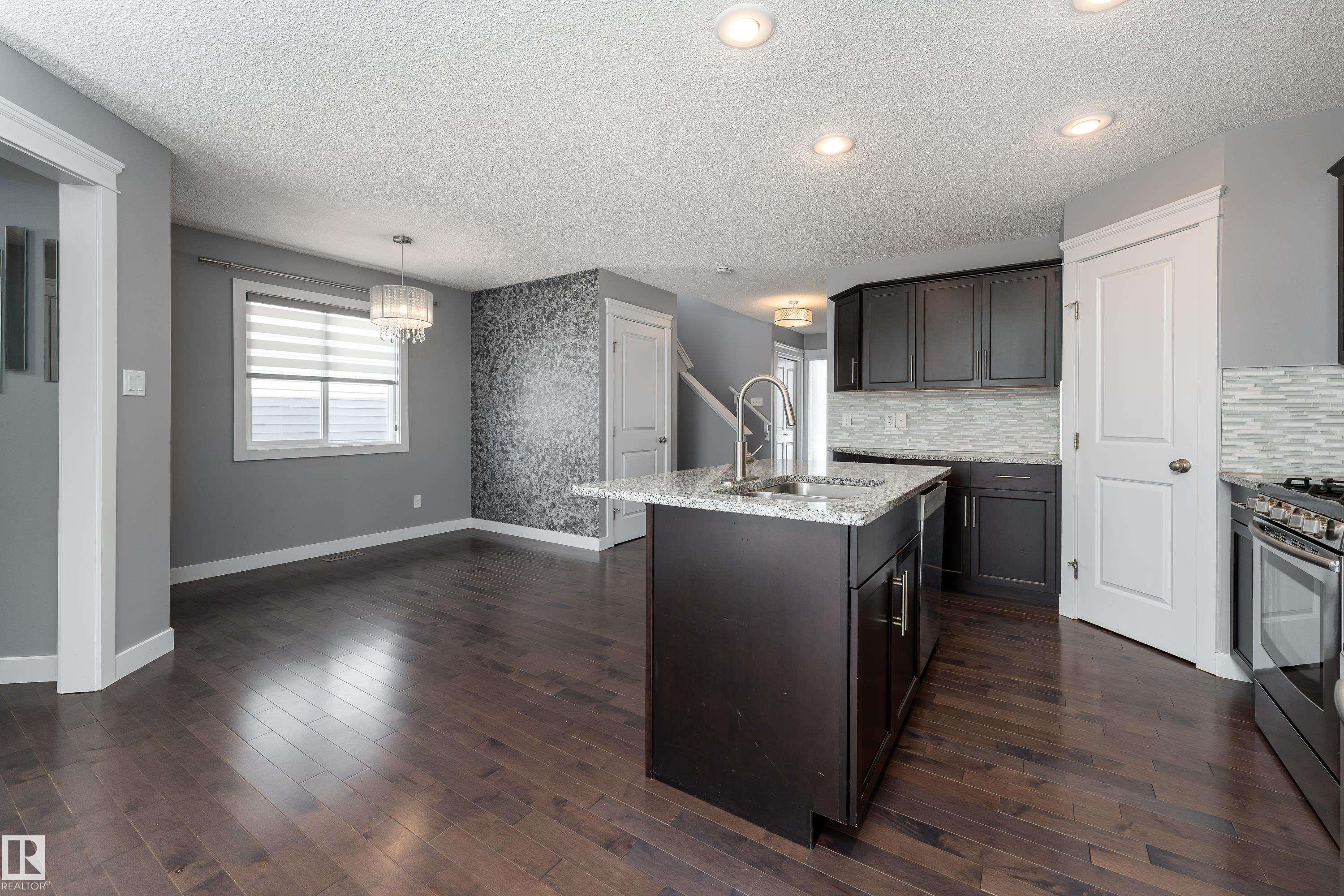 https://zimg.paragon.ice.com/ParagonImages/Property/PM/RAE/225400566/23/0/0/c65ec3ed5dcfa539d16fe5dd32274353/1/2fe70a0347587b503f455a15542fc255/225400566-38656ba9-33c6-42ae-a508-f8e83ea2f03f.JPG