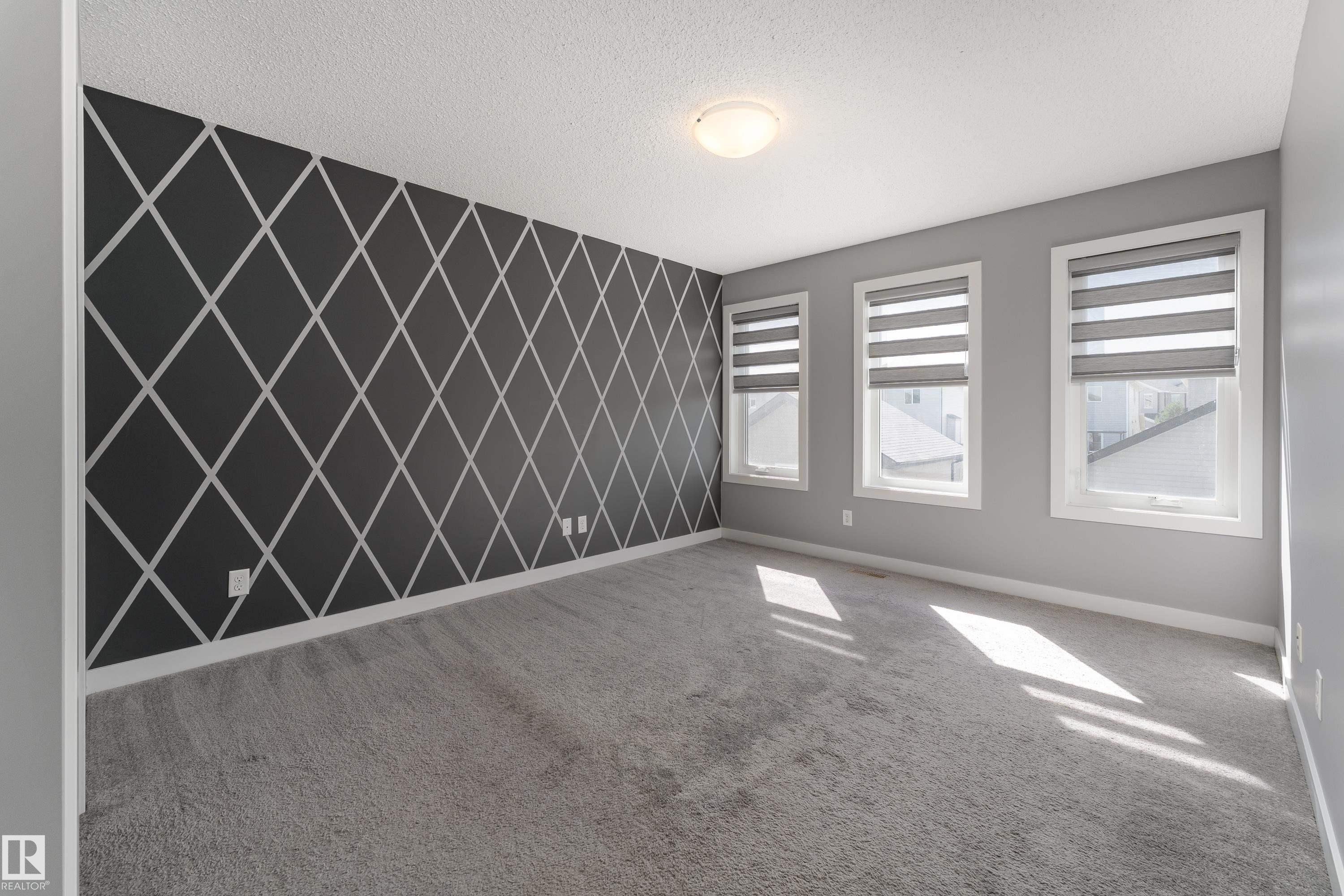 https://zimg.paragon.ice.com/ParagonImages/Property/PM/RAE/225400566/29/0/0/8b2b2c615c21fac486885ba0f63e83da/1/2fe70a0347587b503f455a15542fc255/225400566-063306df-45b6-4623-8fd3-0ea0413c3bd6.JPG