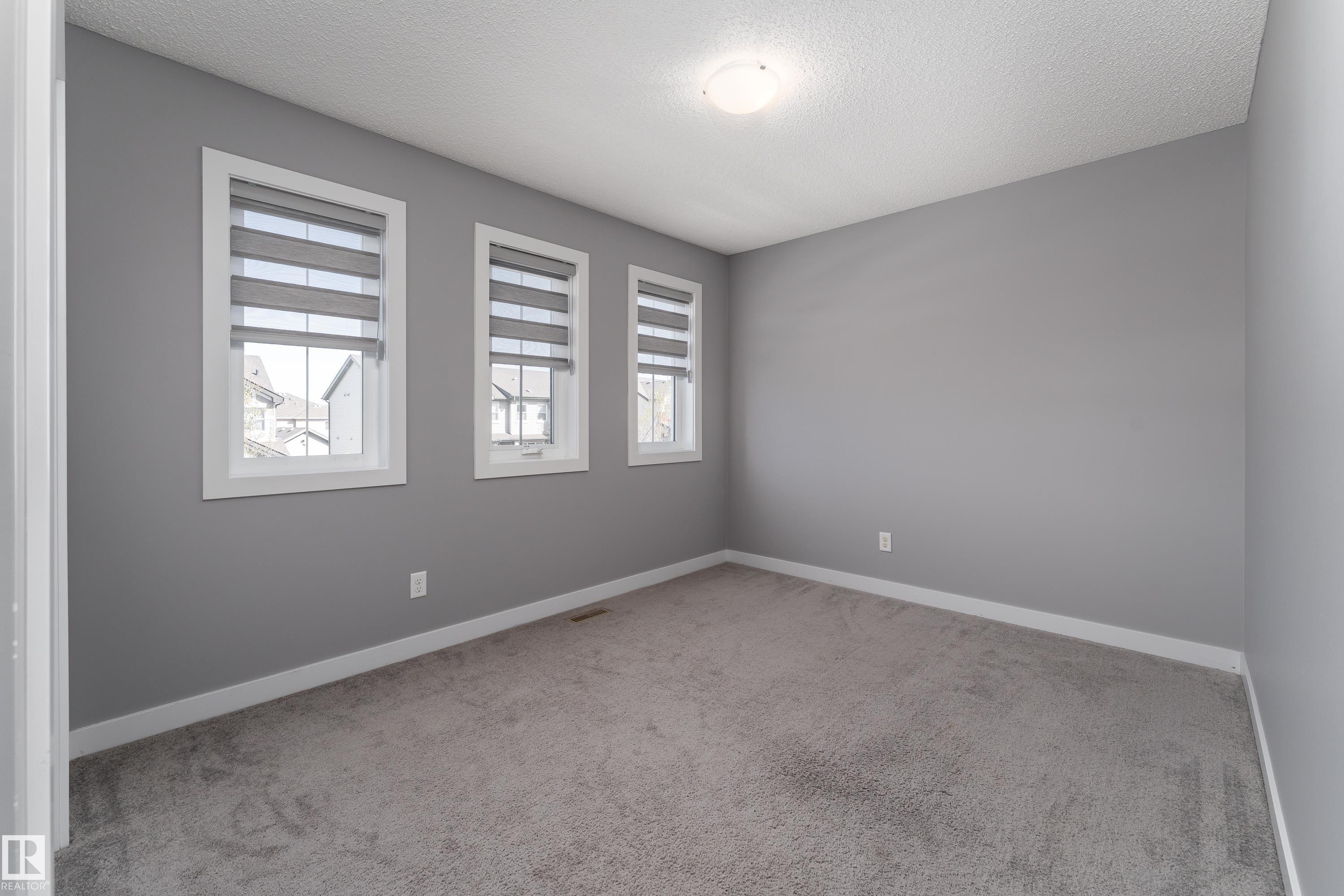 https://zimg.paragon.ice.com/ParagonImages/Property/PM/RAE/225400566/38/0/0/35c51ae3b2b4b498106d53a94da73460/1/2fe70a0347587b503f455a15542fc255/225400566-ce8ecf89-d666-47dd-a9b0-ea506abd40c0.JPG
