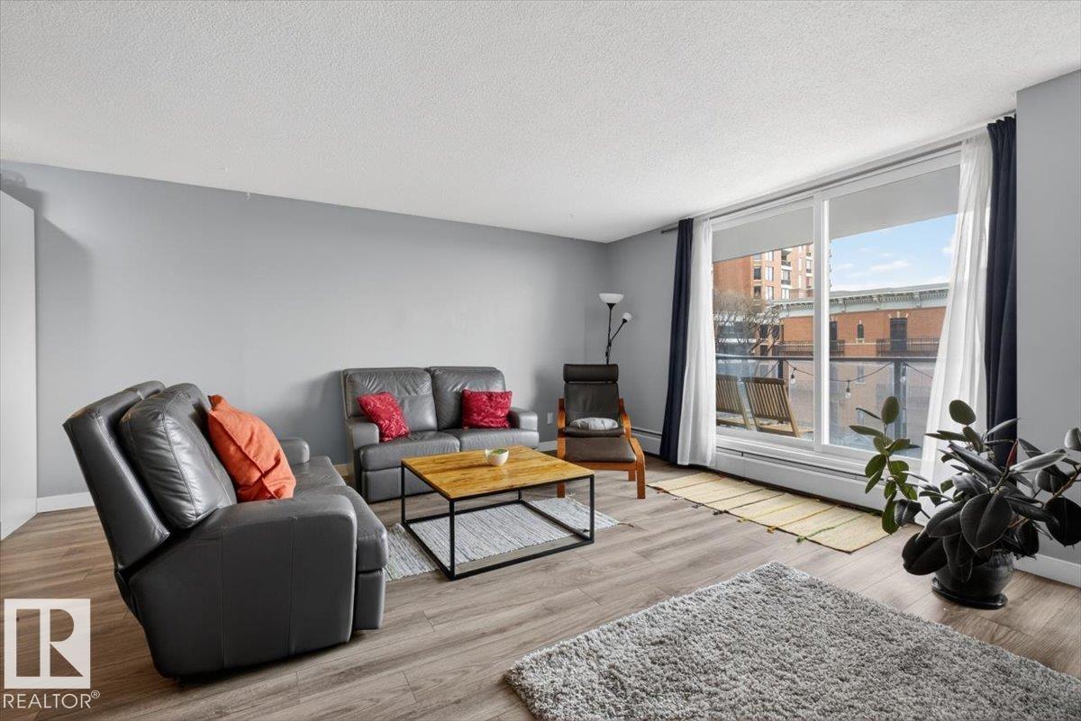 https://zimg.paragon.ice.com/ParagonImages/Property/PM/RAE/225400574/11/0/0/dddca66ee4bf76e64a7c28a8c48466d9/1/97bc7025a66a434bd8d4be695d00dd7e/225400574-df62e404-f272-43a4-9a79-22079e52e90a.JPG