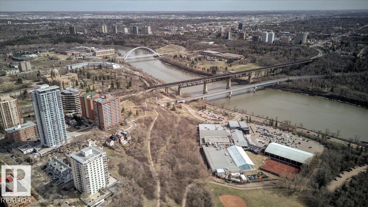 https://zimg.paragon.ice.com/ParagonImages/Property/PM/RAE/225400574/14/0/0/01e8b4b4022cc35b536f95651e0775d7/1/97bc7025a66a434bd8d4be695d00dd7e/225400574-b6eb041e-f59b-40ba-86f8-0c7de2c64c7b.JPG