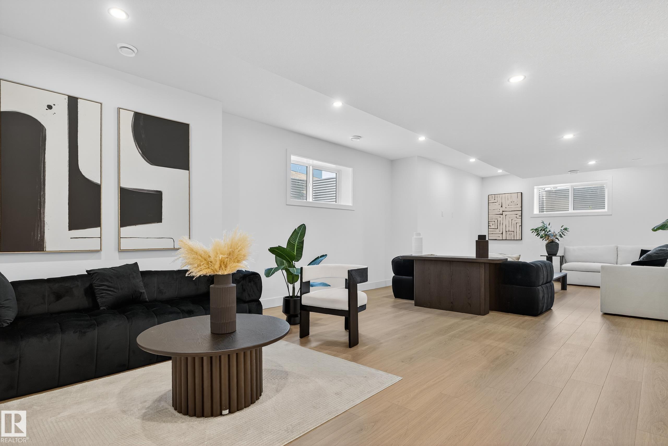 https://zimg.paragon.ice.com/ParagonImages/Property/PM/RAE/225400581/25/0/0/dc93827dc05a84f3f73faaab42e07f11/1/f7078e9a1b8cc89679f32d15d760600f/225400581-0c7589e0-3a8d-4411-8745-5a467a2bf770.JPG