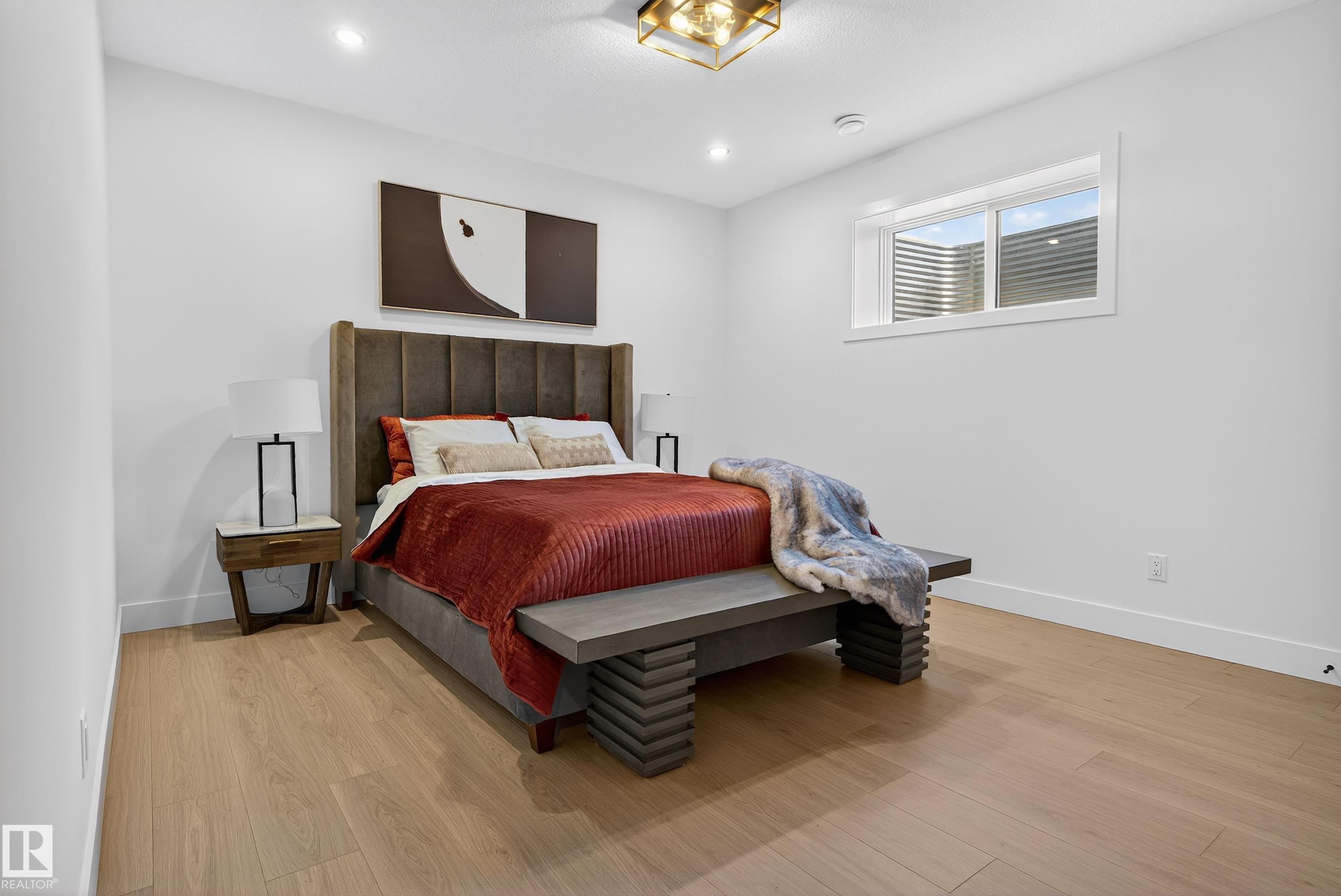 https://zimg.paragon.ice.com/ParagonImages/Property/PM/RAE/225400581/32/0/0/4e1e637c8cc20996ee48ad4a7c61da88/1/f7078e9a1b8cc89679f32d15d760600f/225400581-8dfb4e94-bc62-411a-ad34-29b0aeb790bd.JPG