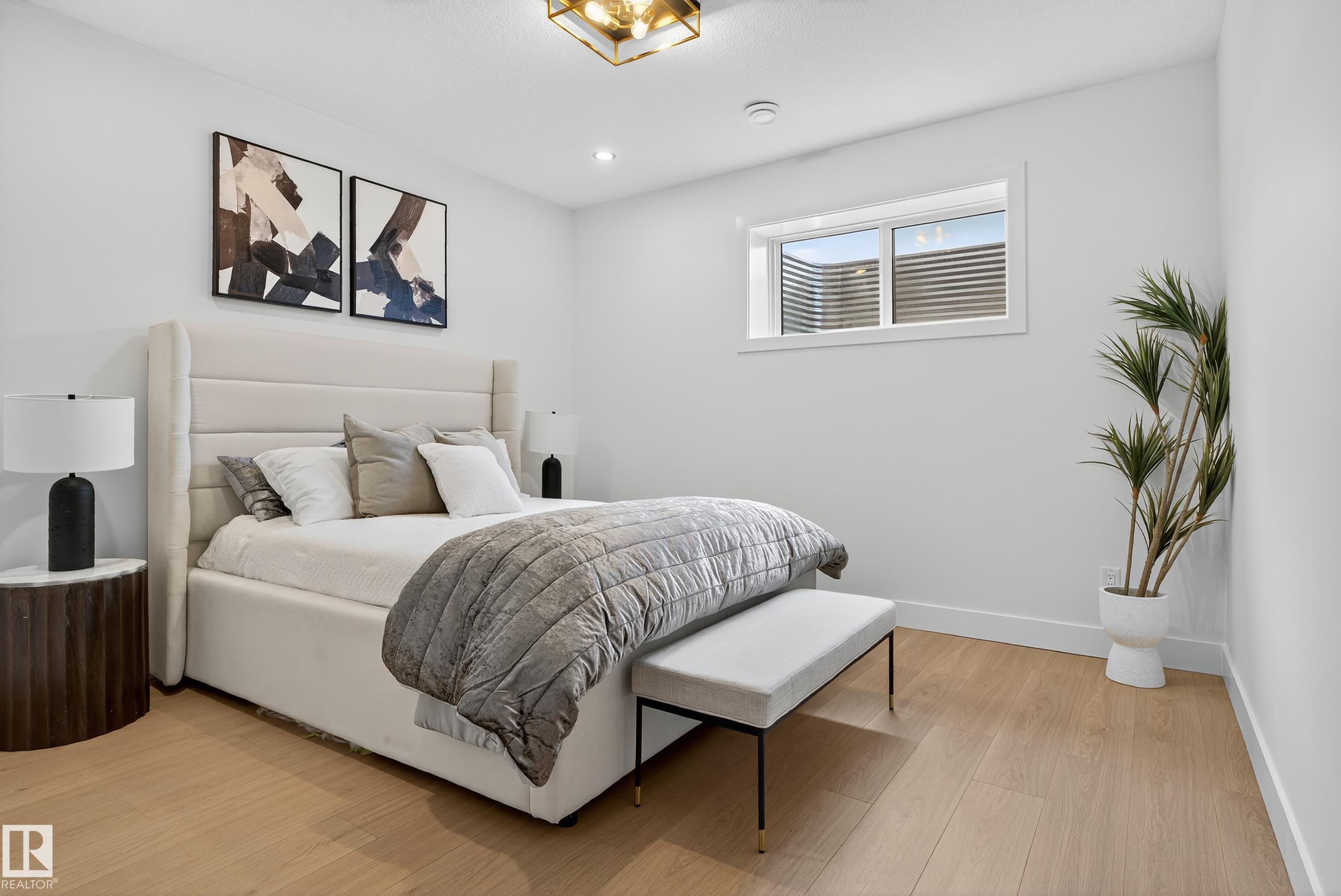 https://zimg.paragon.ice.com/ParagonImages/Property/PM/RAE/225400581/34/0/0/85b219d7421f7797a4b19ae742b3529e/1/f7078e9a1b8cc89679f32d15d760600f/225400581-aaea7b4d-4735-4022-bd86-19b16cdb2c3a.JPG