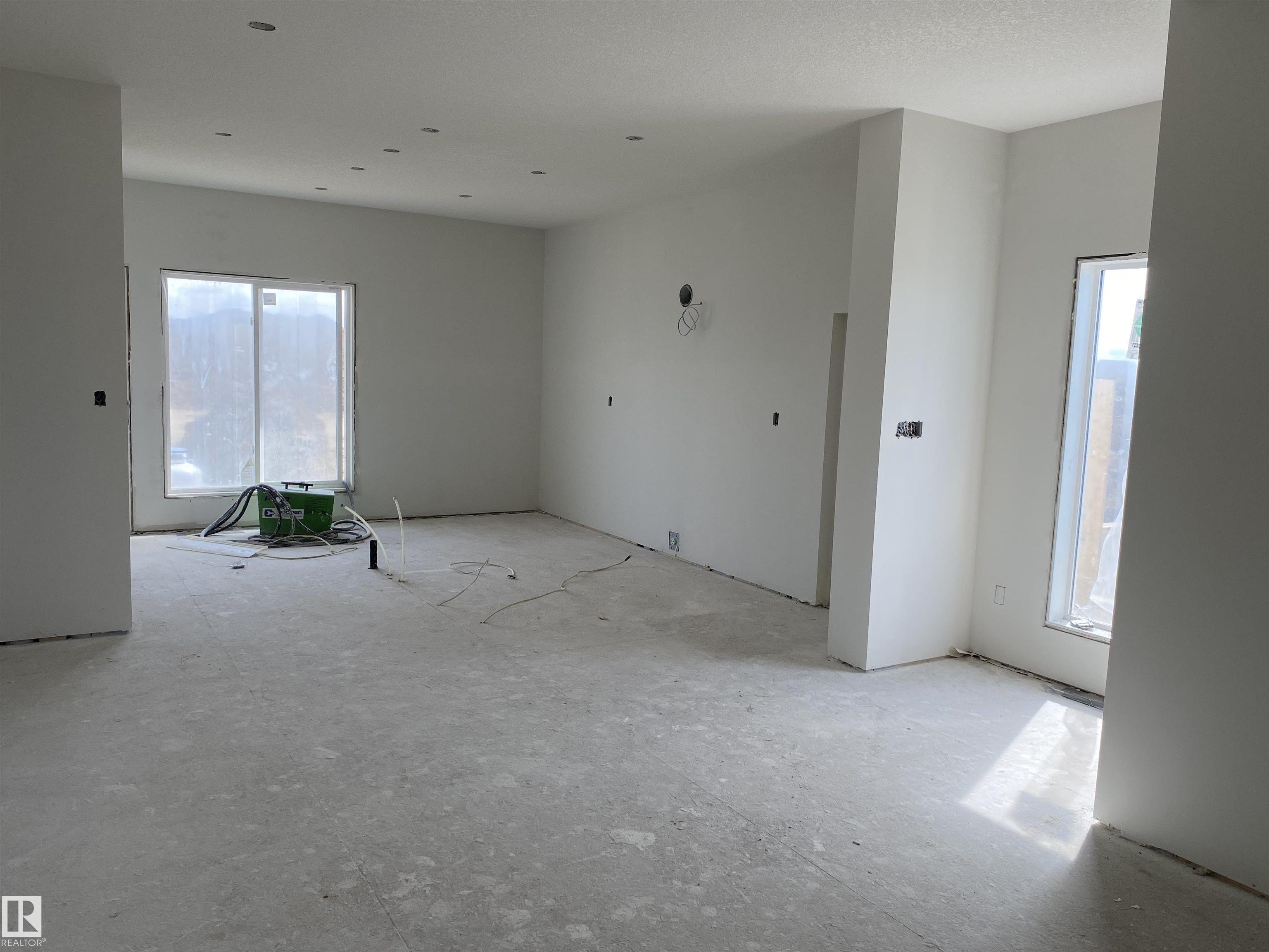 https://zimg.paragon.ice.com/ParagonImages/Property/PM/RAE/225400582/12/0/0/bd607e342c77b1851eac892a76032021/1/a95500baafdb7d3d87224c68e83e2763/225400582-71e89bf9-e36a-489e-ae46-c1c2dee5b316.JPG