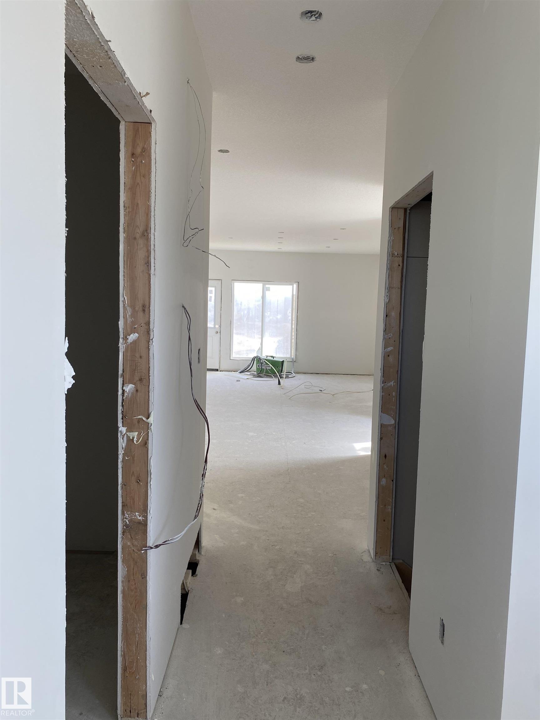https://zimg.paragon.ice.com/ParagonImages/Property/PM/RAE/225400582/15/0/0/add34a93bb251309e147ea92197c4bbf/1/a95500baafdb7d3d87224c68e83e2763/225400582-e8af53f8-35ed-4df5-be4a-beb9669dbbab.JPG