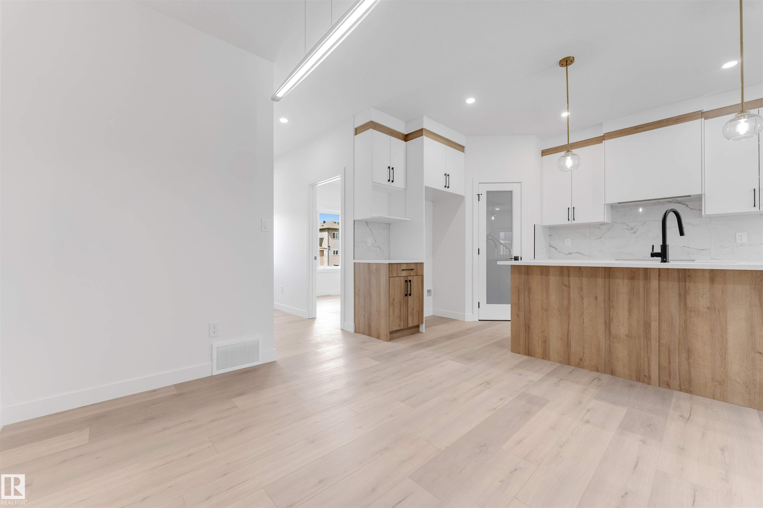 https://zimg.paragon.ice.com/ParagonImages/Property/PM/RAE/225400583/15/0/0/c5c38277e2bc511edee12b3961cc6e77/1/9f1e65b5df1cf2f13d70c30f4c751a05/225400583-c4517ef2-76fc-483d-bfc1-641b97f5f967.JPG