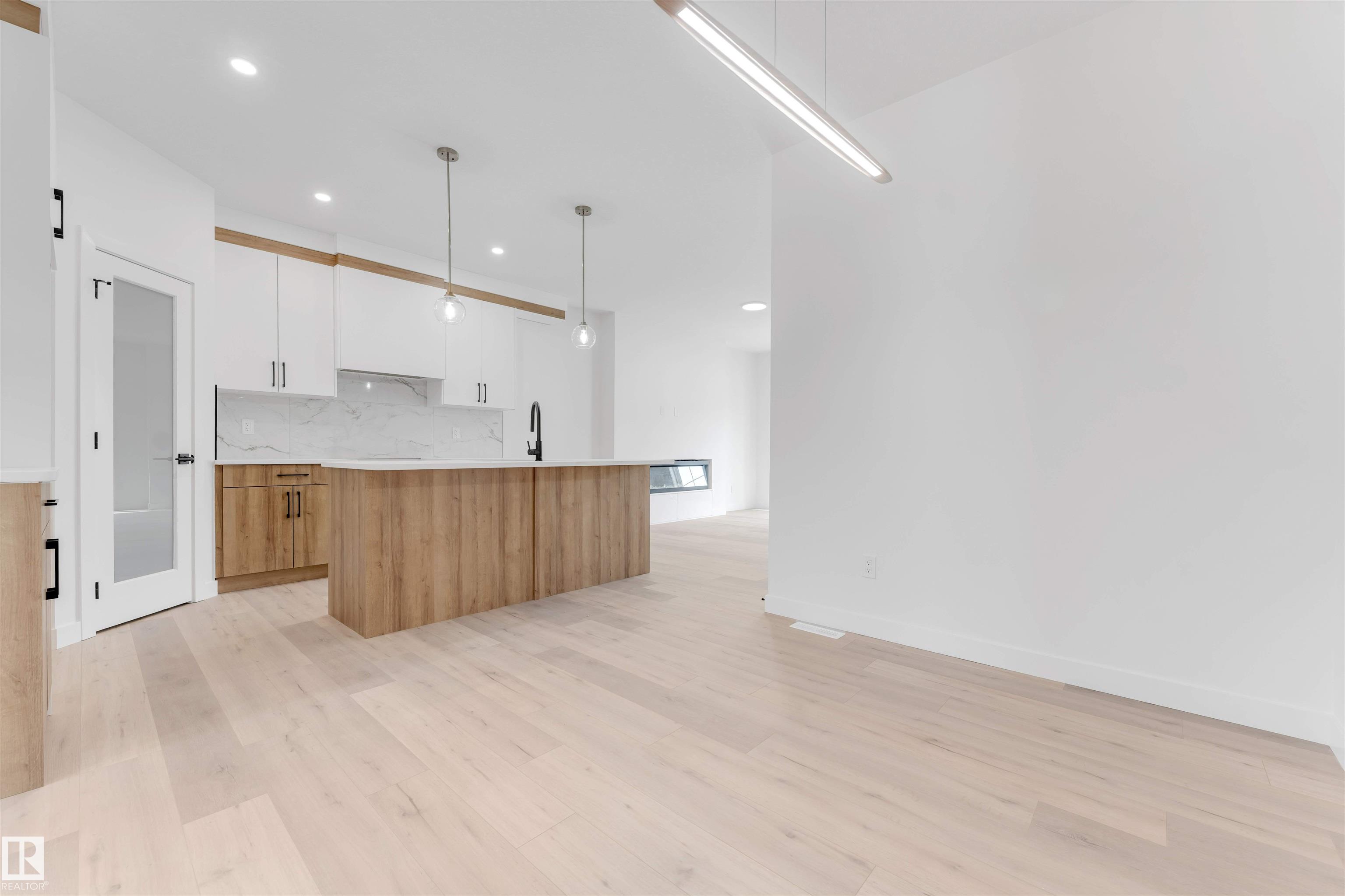 https://zimg.paragon.ice.com/ParagonImages/Property/PM/RAE/225400583/16/0/0/caabb7840bc640be4f791d7ebbe26992/1/9f1e65b5df1cf2f13d70c30f4c751a05/225400583-7d13318e-55da-48d9-96bf-2b0b47c8d7be.JPG