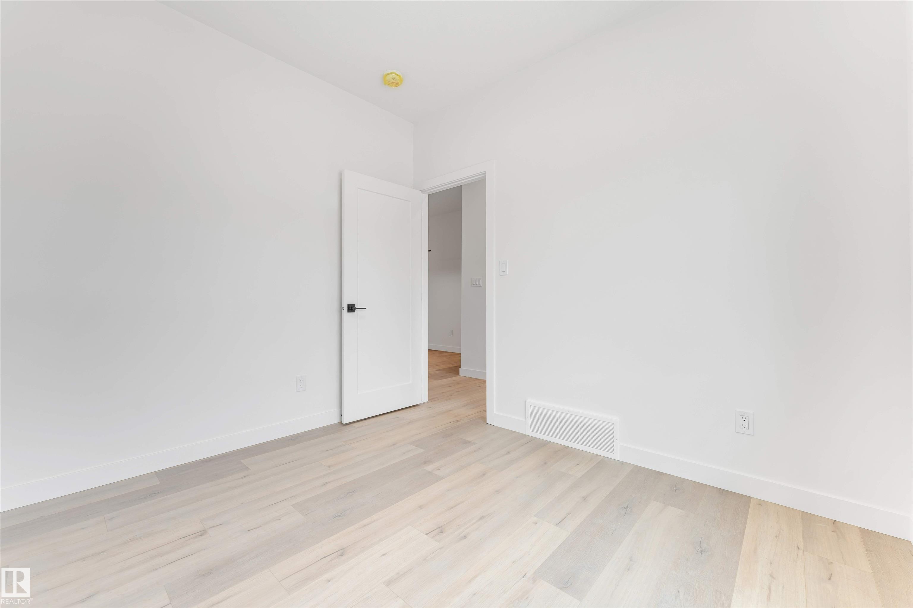 https://zimg.paragon.ice.com/ParagonImages/Property/PM/RAE/225400583/18/0/0/10c896b5f70629499a14e87c2fb7e5c7/1/9f1e65b5df1cf2f13d70c30f4c751a05/225400583-0dd2056f-a80d-4e7e-aaa4-03dbf570c926.JPG