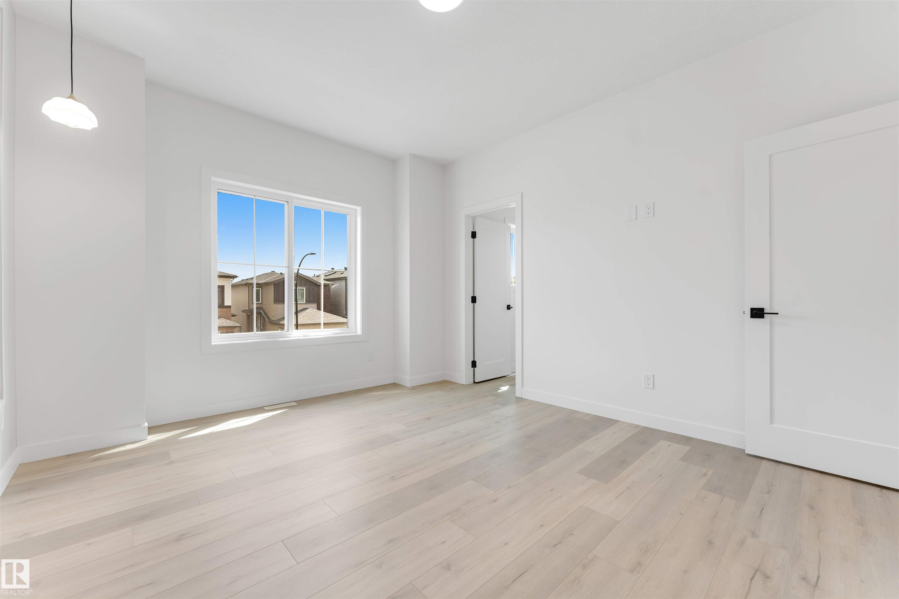 https://zimg.paragon.ice.com/ParagonImages/Property/PM/RAE/225400583/25/0/0/cff22b8c01c7a1a521a3204d5a4978f4/1/9f1e65b5df1cf2f13d70c30f4c751a05/225400583-f2dfe41d-bc5c-4397-8549-1f0338f7ee12.JPG