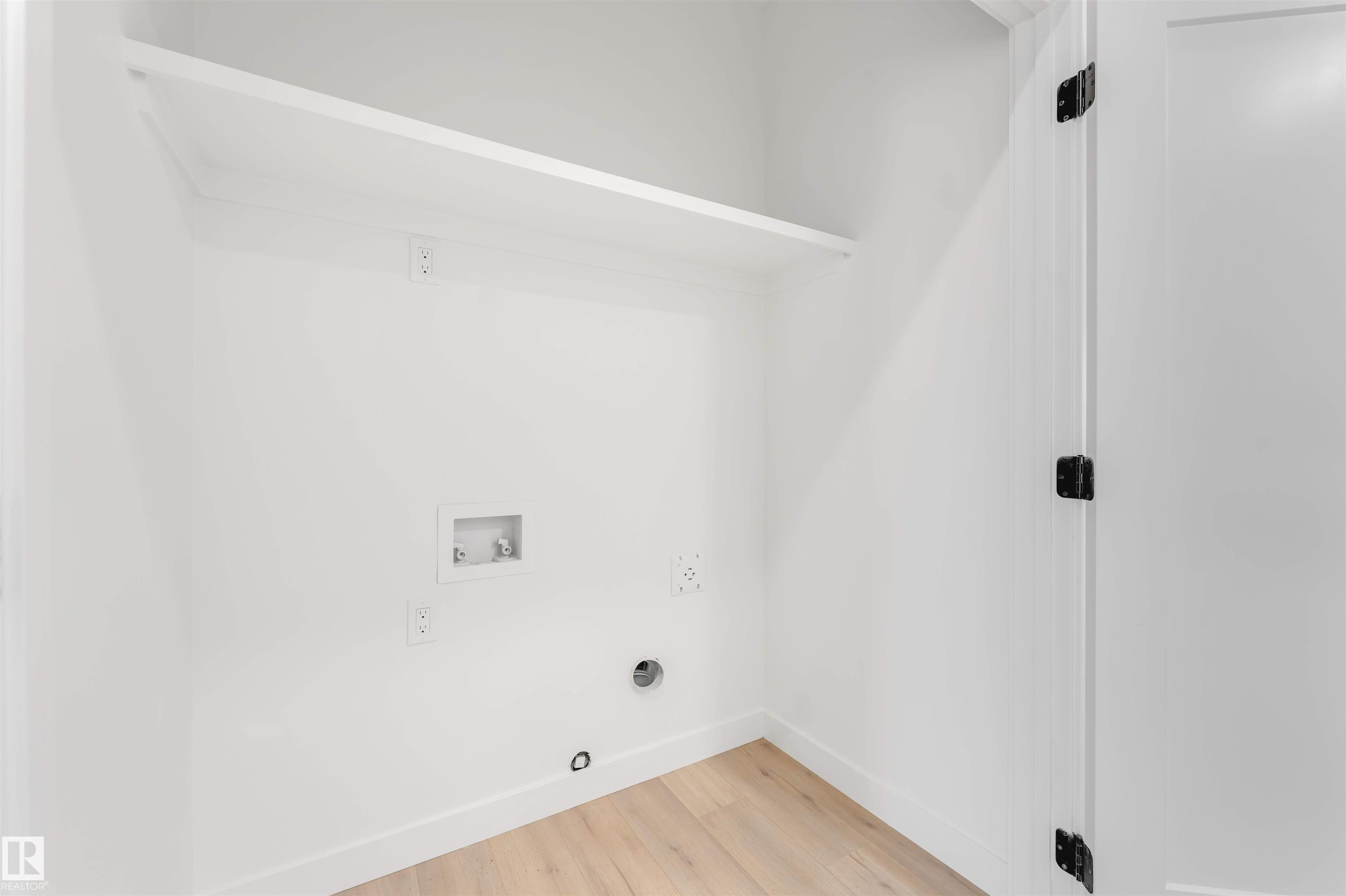 https://zimg.paragon.ice.com/ParagonImages/Property/PM/RAE/225400583/31/0/0/228d0fdee1aaf9a44109db287afb646d/1/9f1e65b5df1cf2f13d70c30f4c751a05/225400583-7cb5d8e9-8198-47c4-80a7-b50f4646a316.JPG