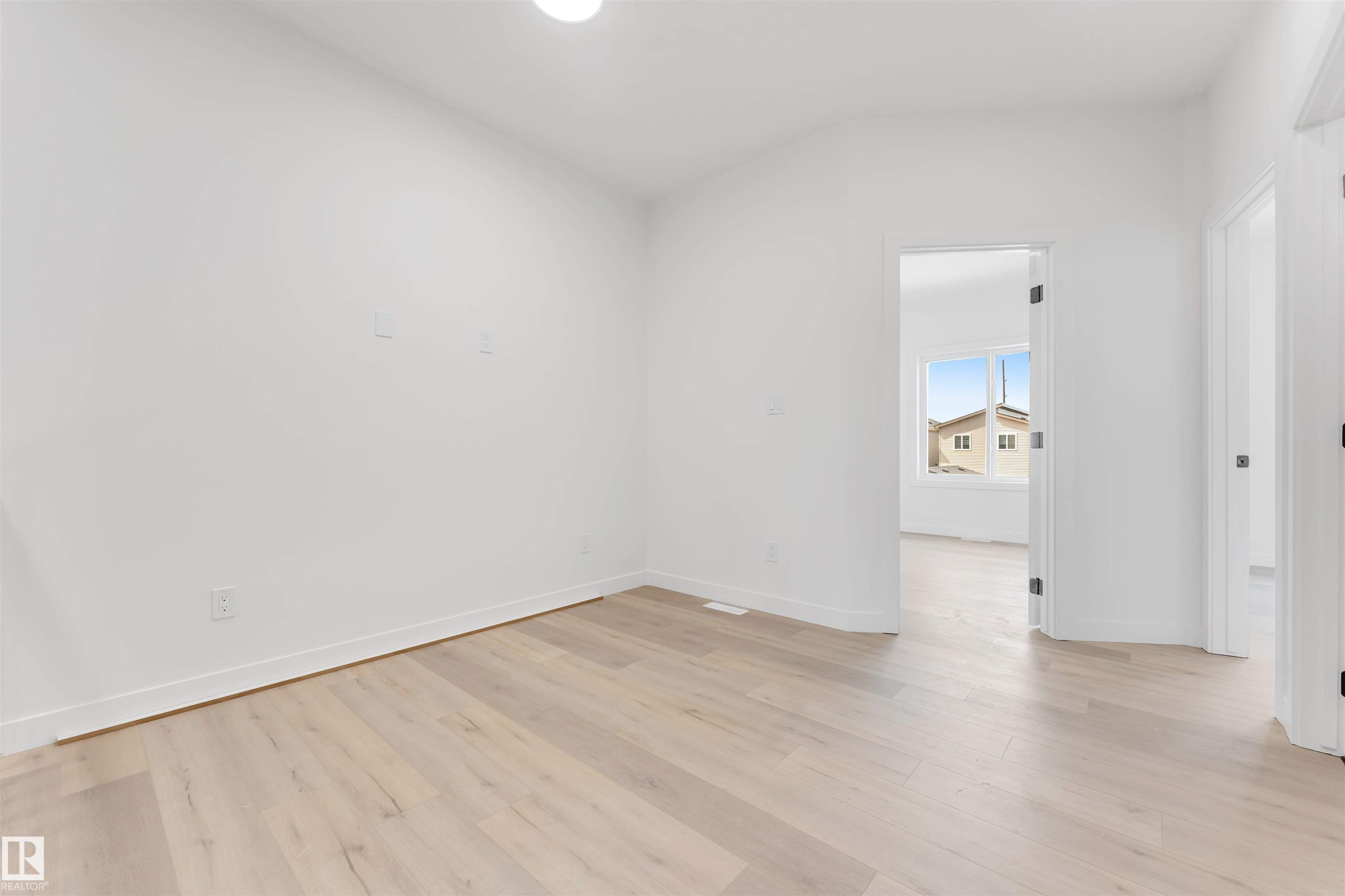 https://zimg.paragon.ice.com/ParagonImages/Property/PM/RAE/225400583/32/0/0/248ff4bd977cd8be5f61f4393509937f/1/9f1e65b5df1cf2f13d70c30f4c751a05/225400583-0a2ad884-39dc-400f-95b1-0084e573a49d.JPG