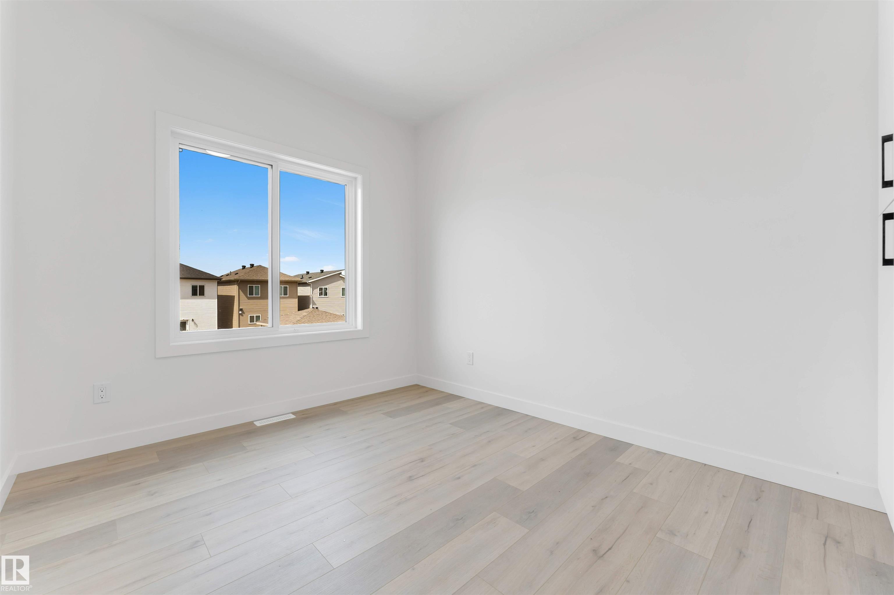 https://zimg.paragon.ice.com/ParagonImages/Property/PM/RAE/225400583/37/0/0/080e96e7887b53f26a5a5774c12e2fbf/1/9f1e65b5df1cf2f13d70c30f4c751a05/225400583-df97819e-760a-4730-aa4a-338ace515a9f.JPG
