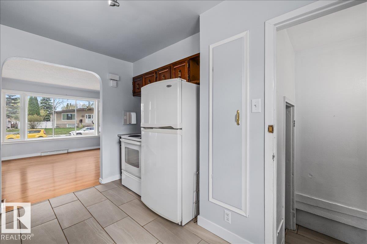 https://zimg.paragon.ice.com/ParagonImages/Property/PM/RAE/225400585/11/0/0/ce587e9d7fef251779ed6c71796d670d/1/04cda2af7c19e956fcdcda01d8f21d46/225400585-bd4569ea-7c61-4656-bdf7-628af5c6b1e6.JPG