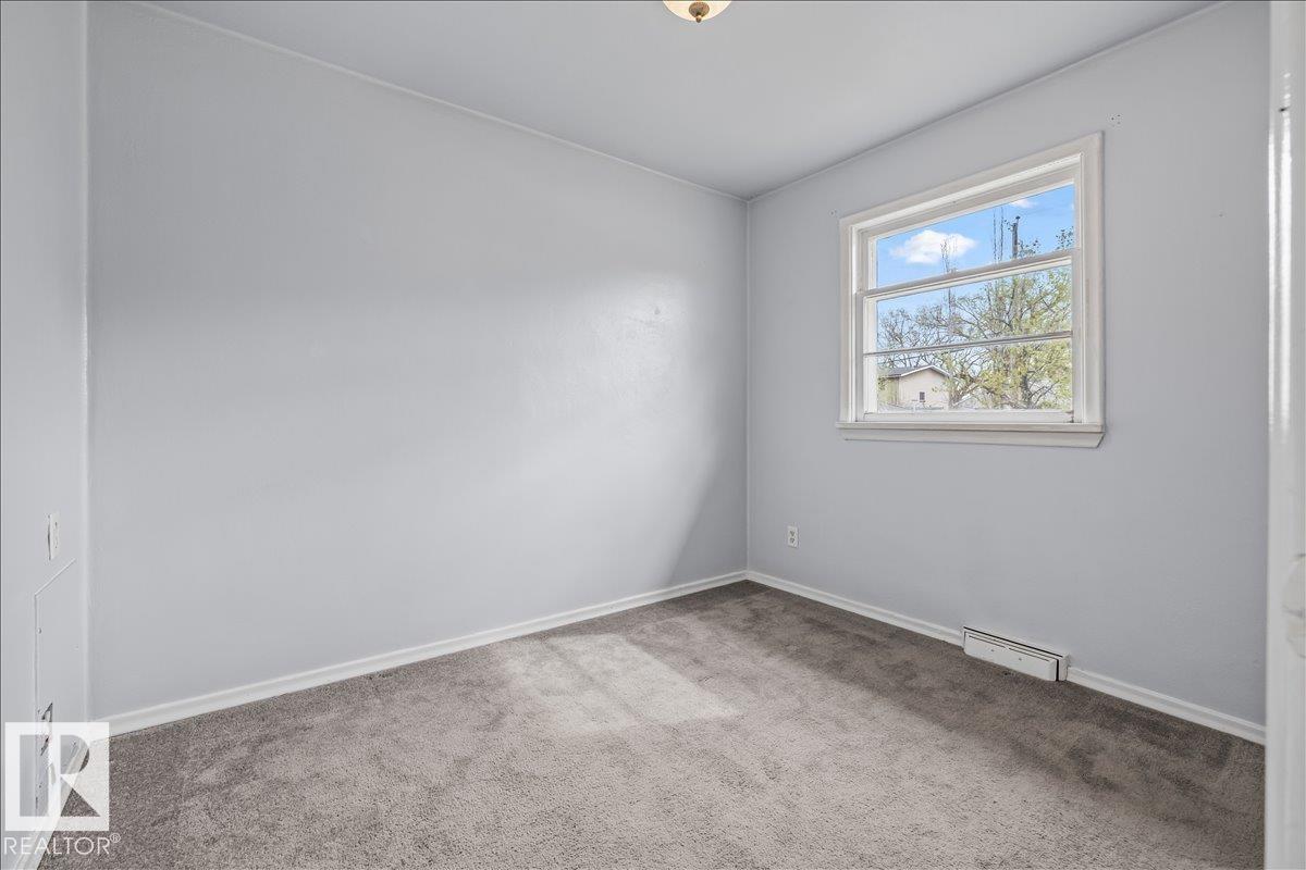 https://zimg.paragon.ice.com/ParagonImages/Property/PM/RAE/225400585/13/0/0/6f6566eac6e0d8446d7193b18663fce6/1/04cda2af7c19e956fcdcda01d8f21d46/225400585-c2977b7f-cc7f-471f-951d-6cdd633bb3c3.JPG