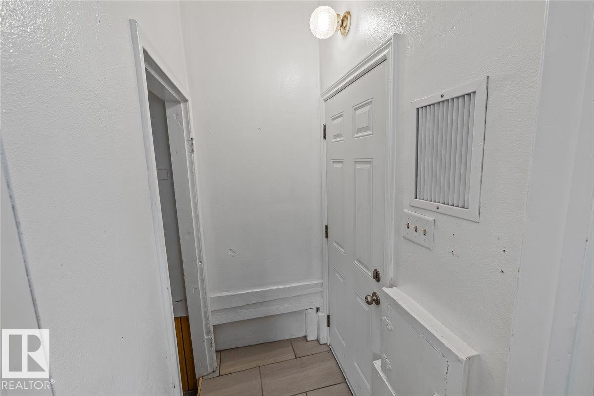 https://zimg.paragon.ice.com/ParagonImages/Property/PM/RAE/225400585/16/0/0/b4bc872b5b3542d1d9faa59298f40d57/1/04cda2af7c19e956fcdcda01d8f21d46/225400585-77b8591f-afd2-48da-9579-66c2cad77758.JPG